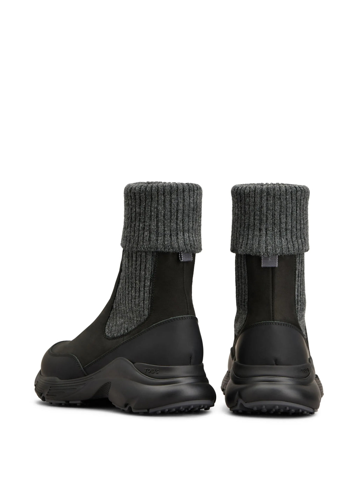 Chelsea boots in nubuck and knit