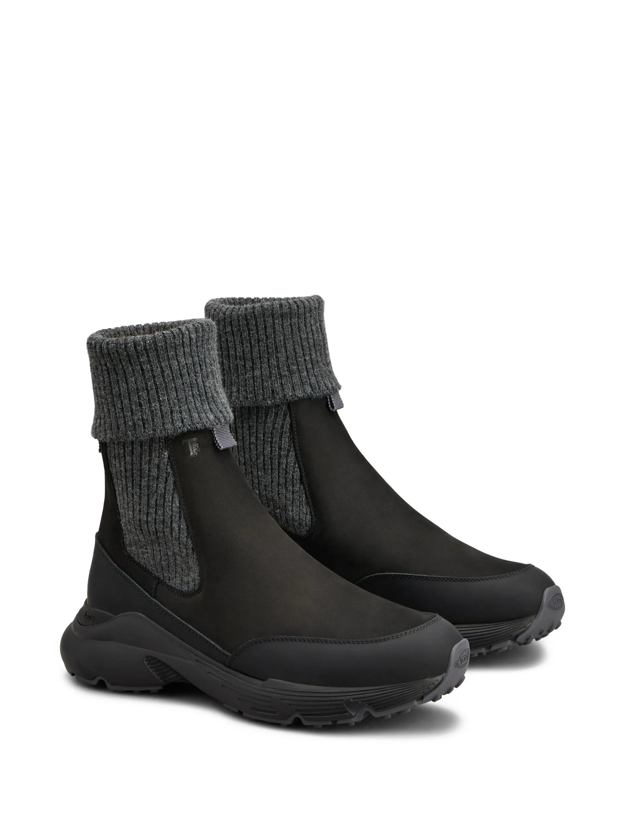 Chelsea boots in nubuck and knit