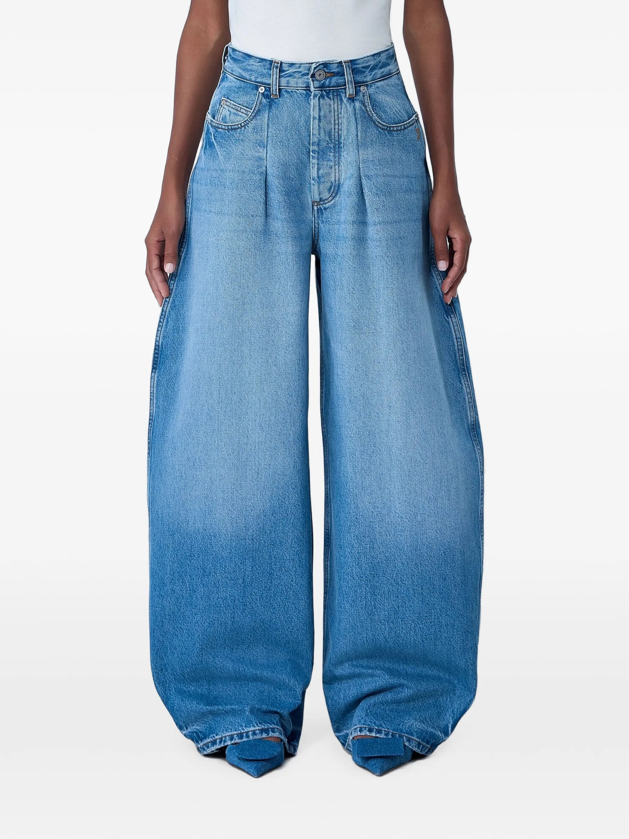 pleated-detail faded-effect jeans