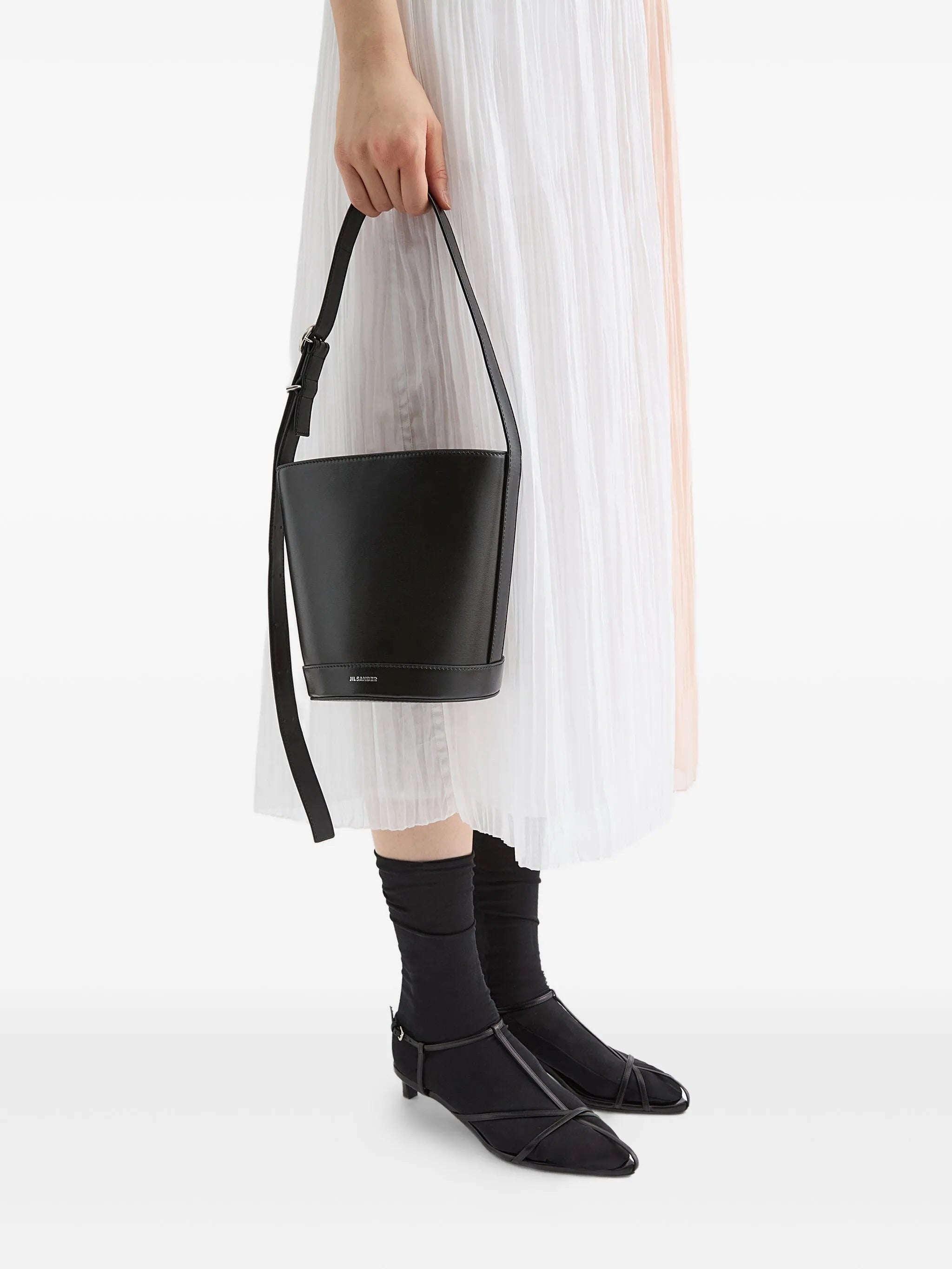 Cannolo bucket bag