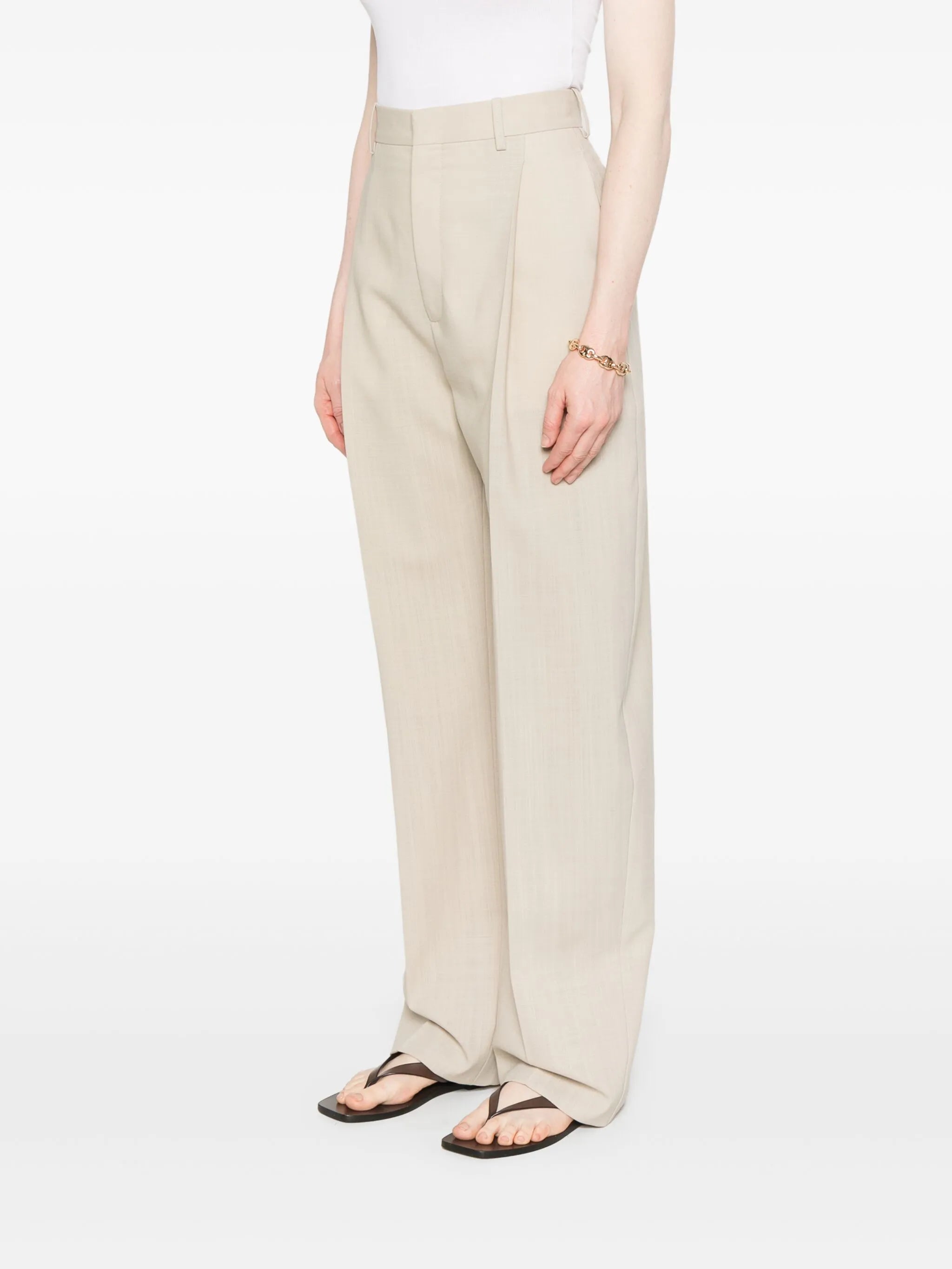 pleated trousers