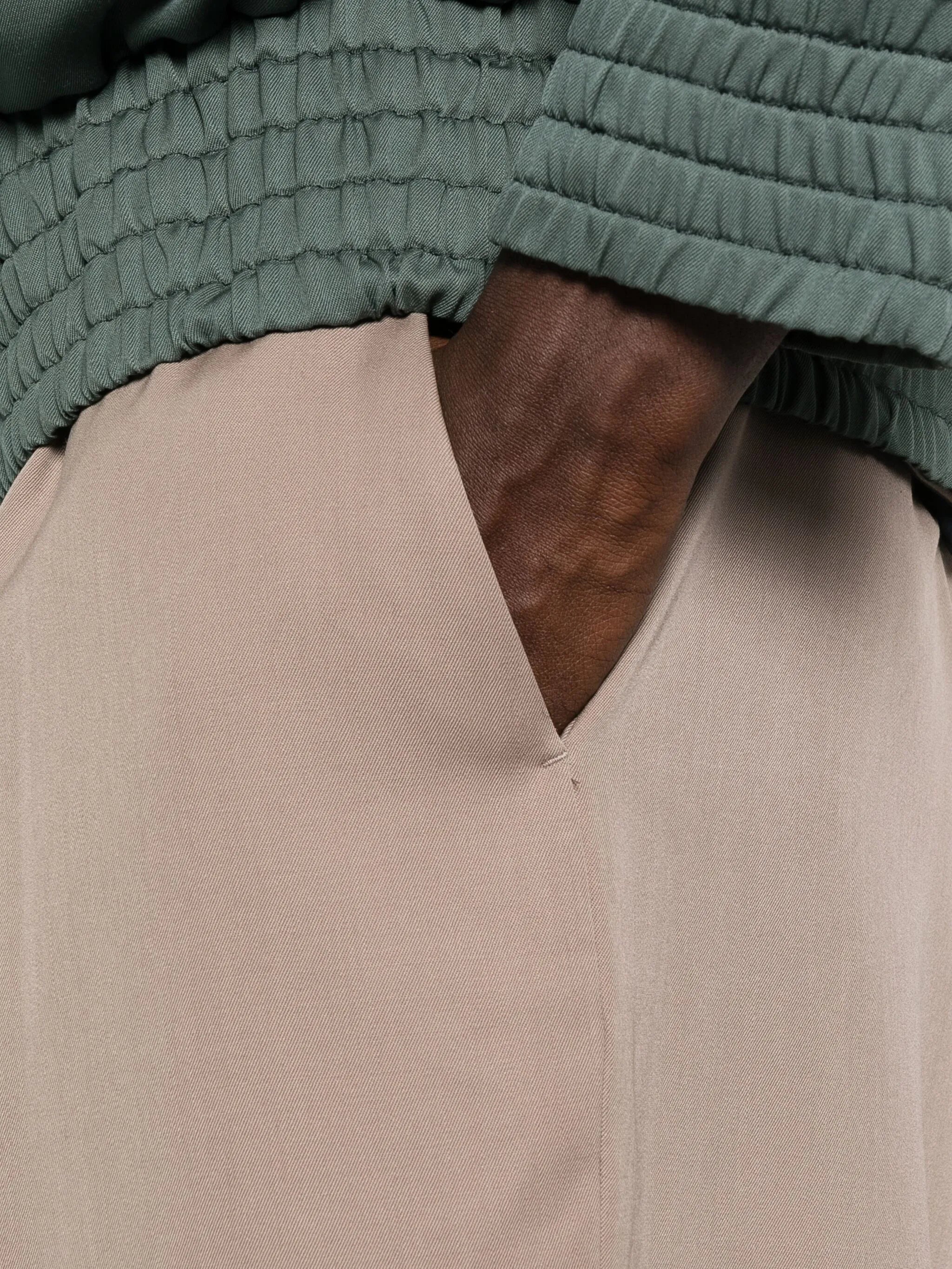 drawstring-waist pants