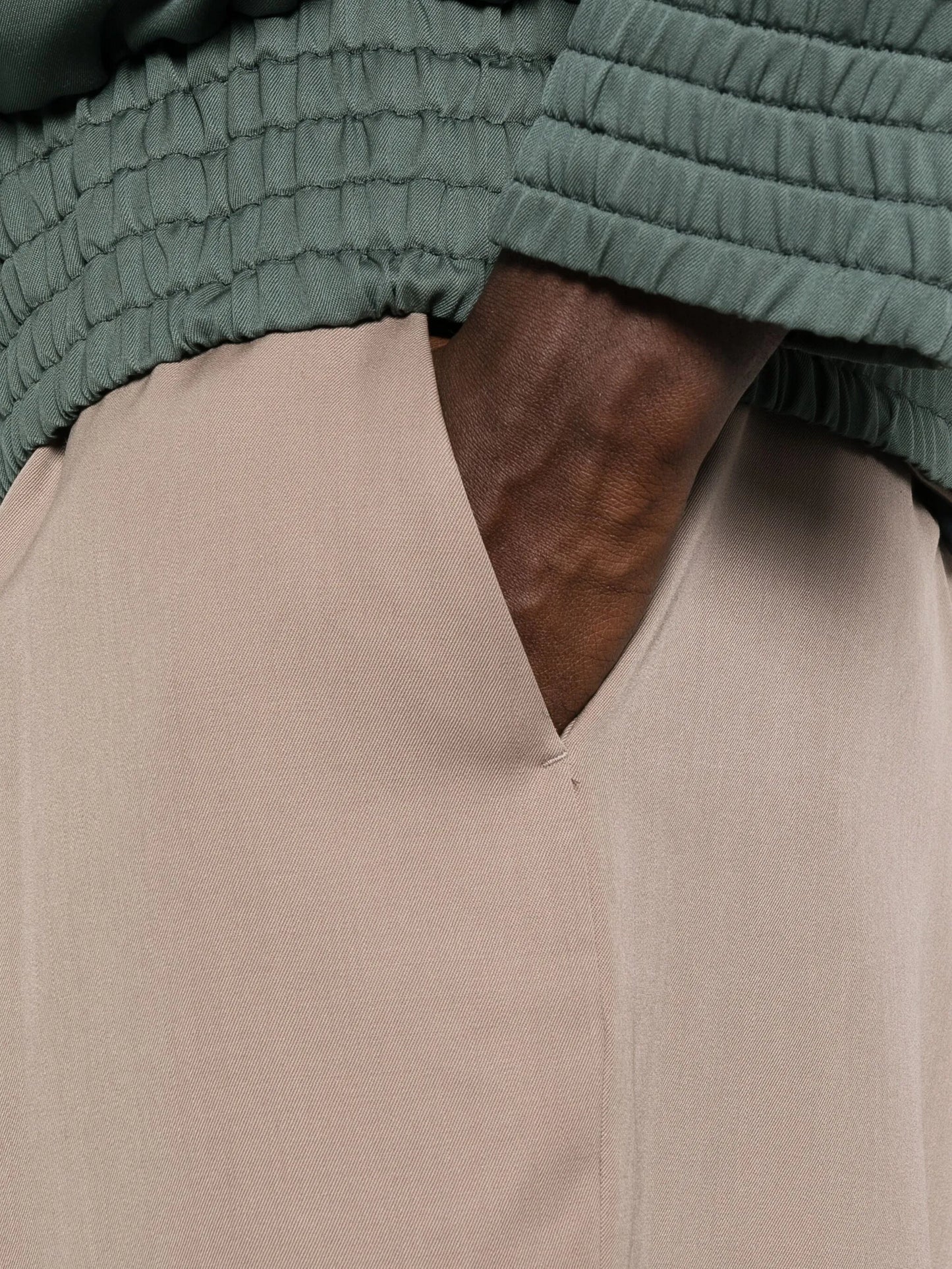 drawstring-waist pants