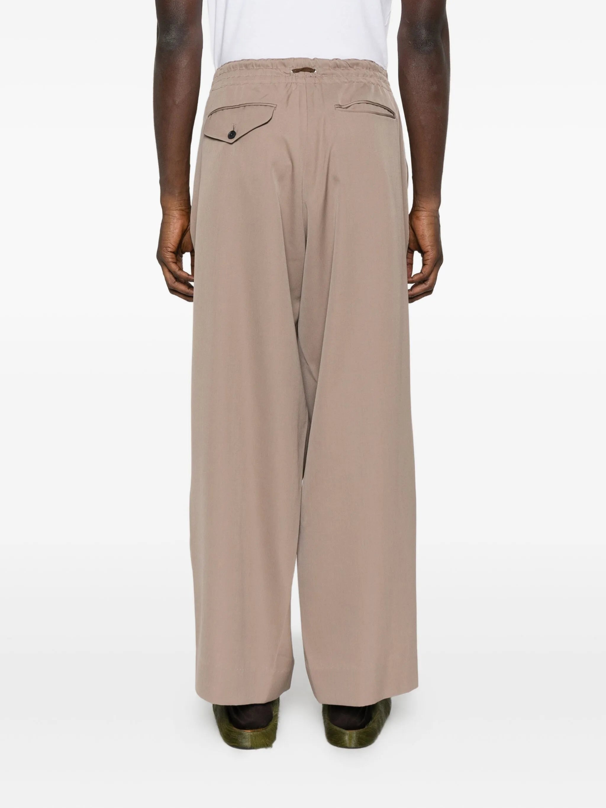 drawstring-waist pants