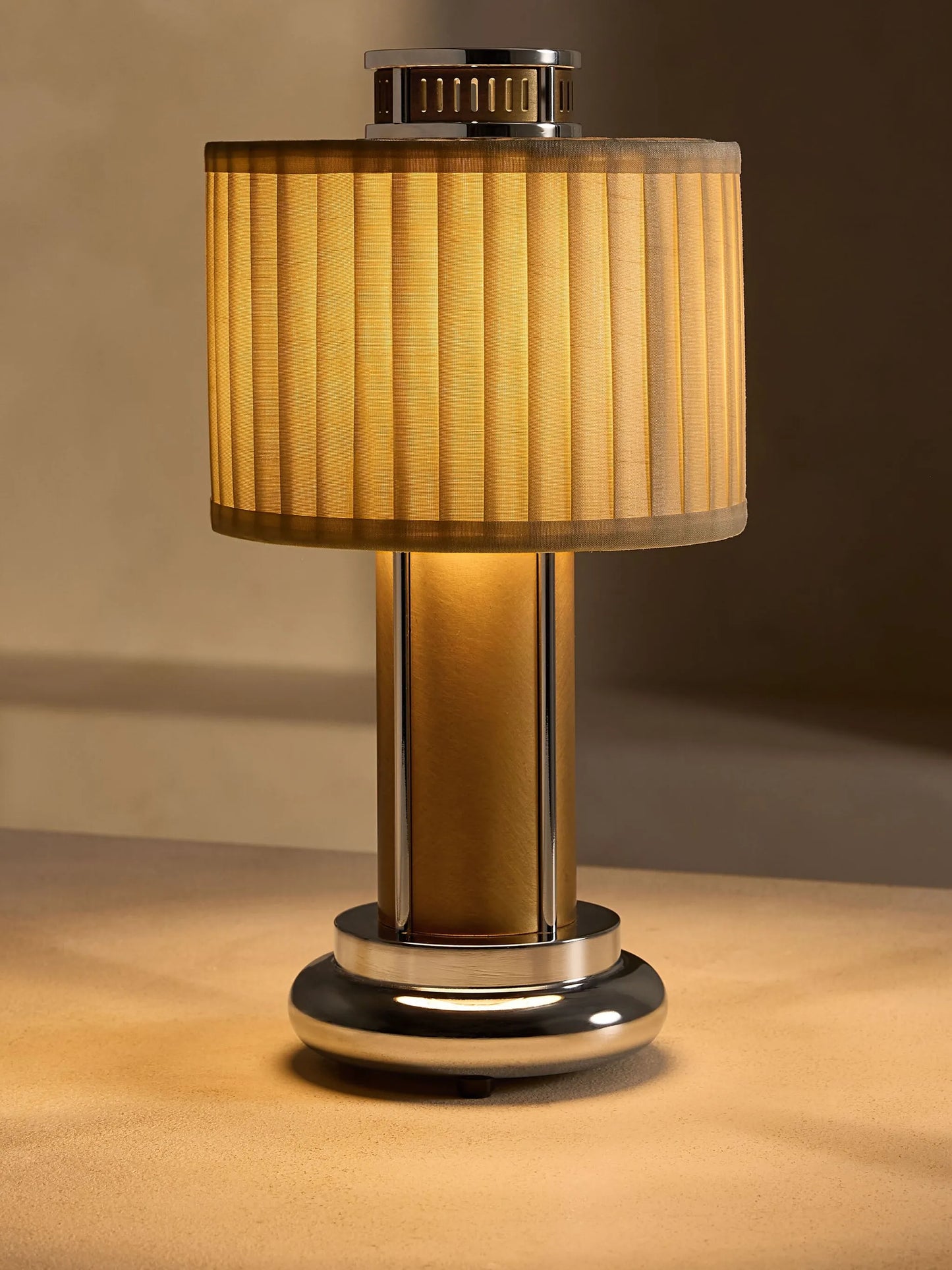 Ruby portable lamp
