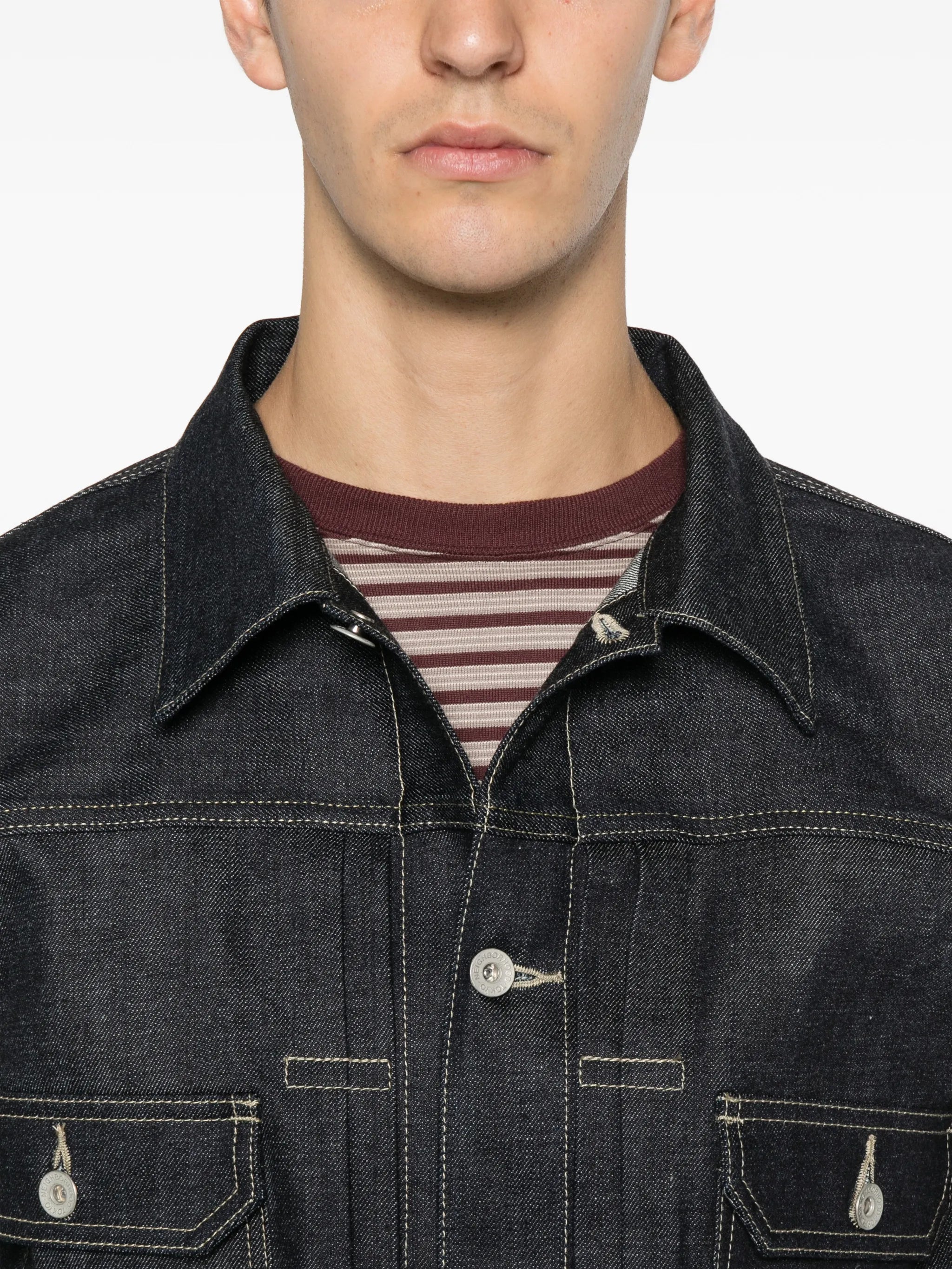 button-fastening denim jacket