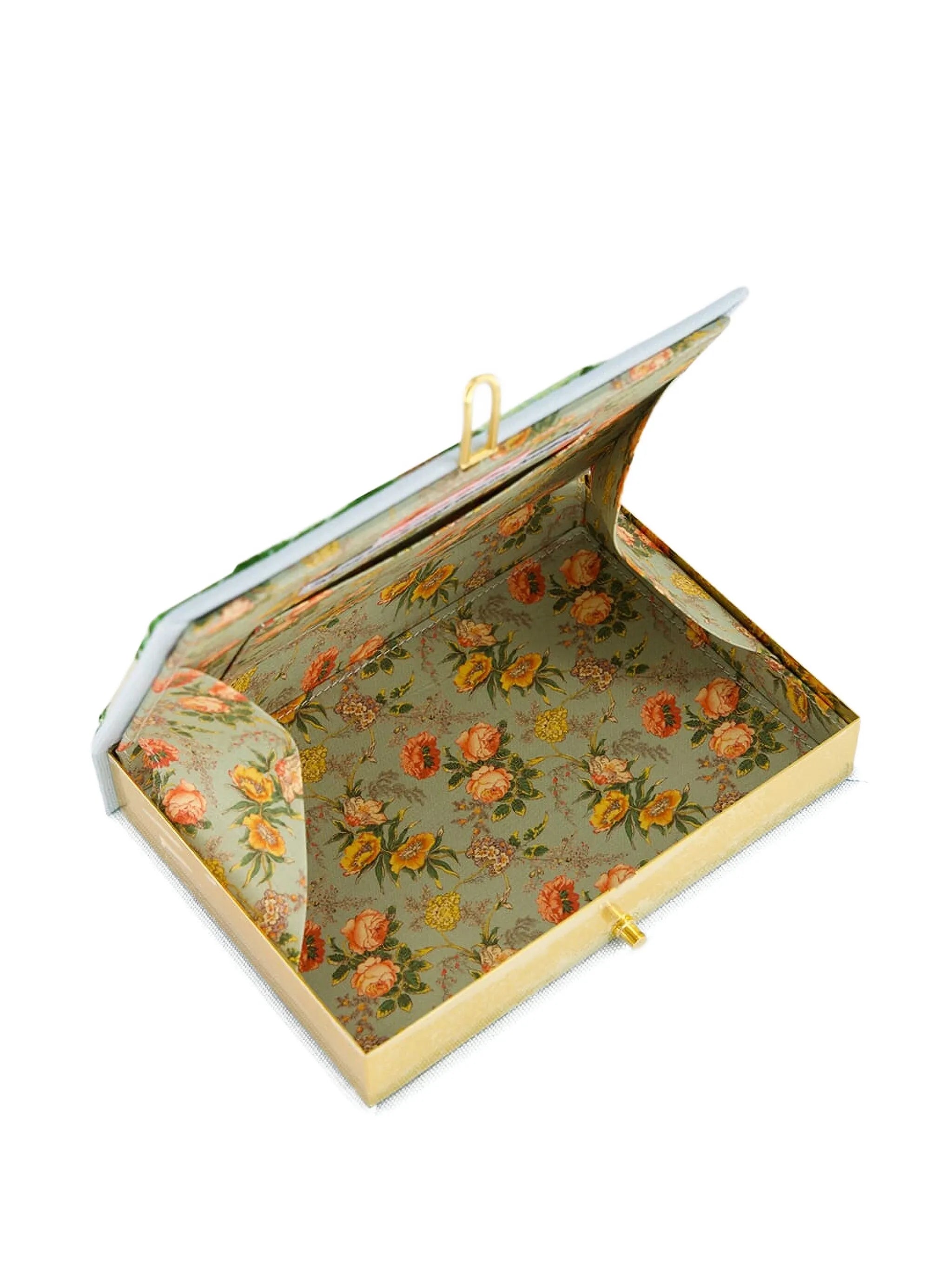 x Meghann Rader The Wonderful Wizard of Oz clutch