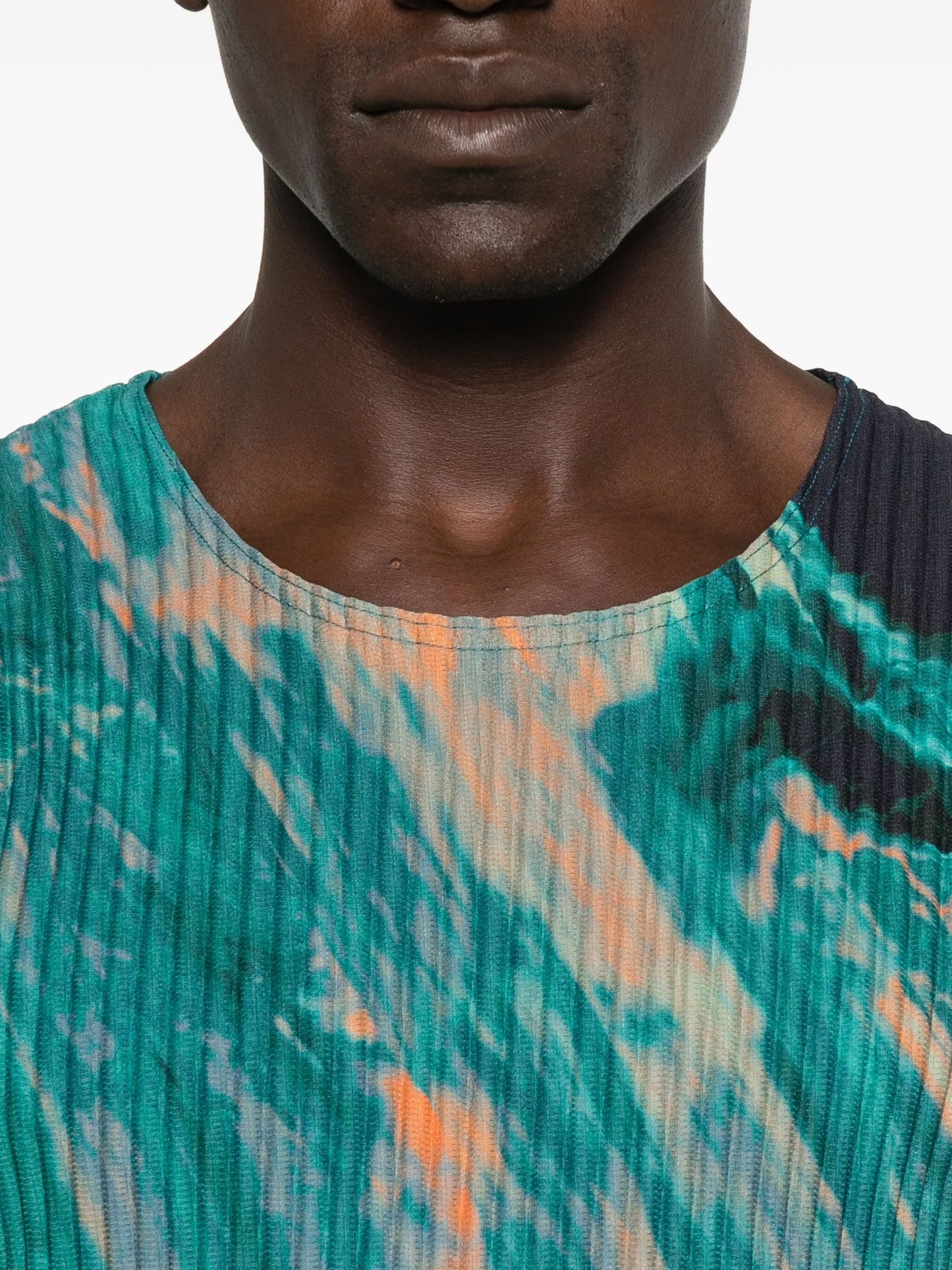 agate-print pleated T-shirt