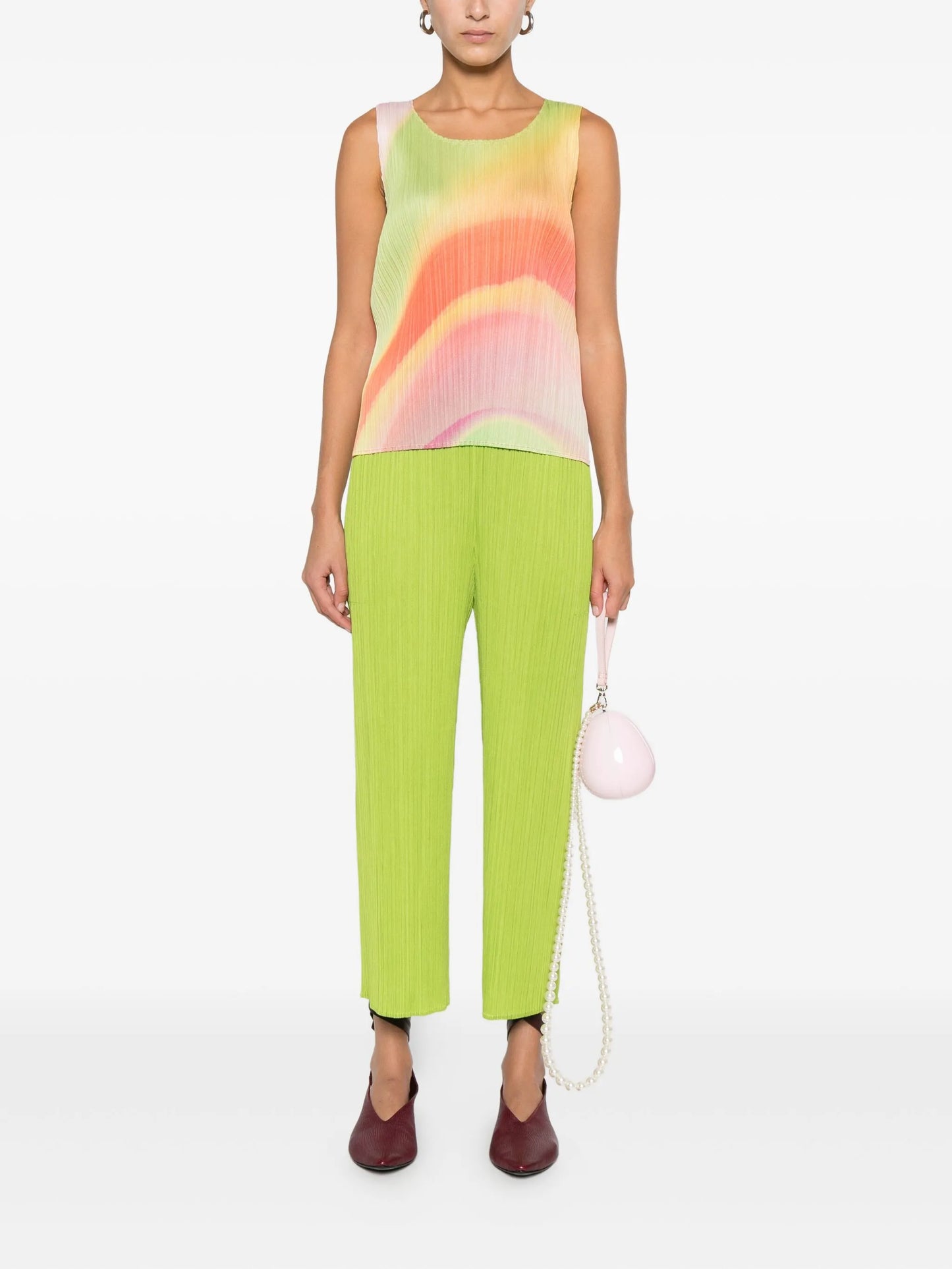 groove-print pleated top