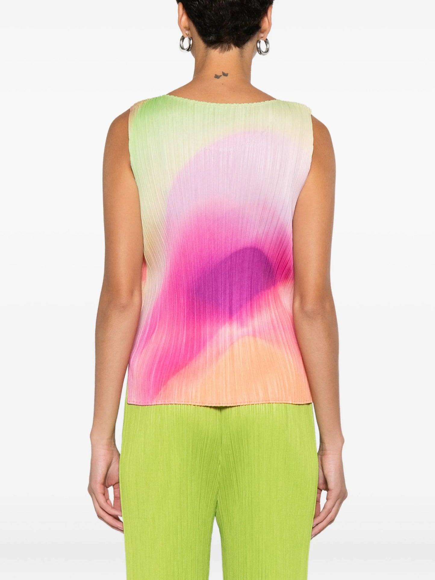 groove-print pleated top