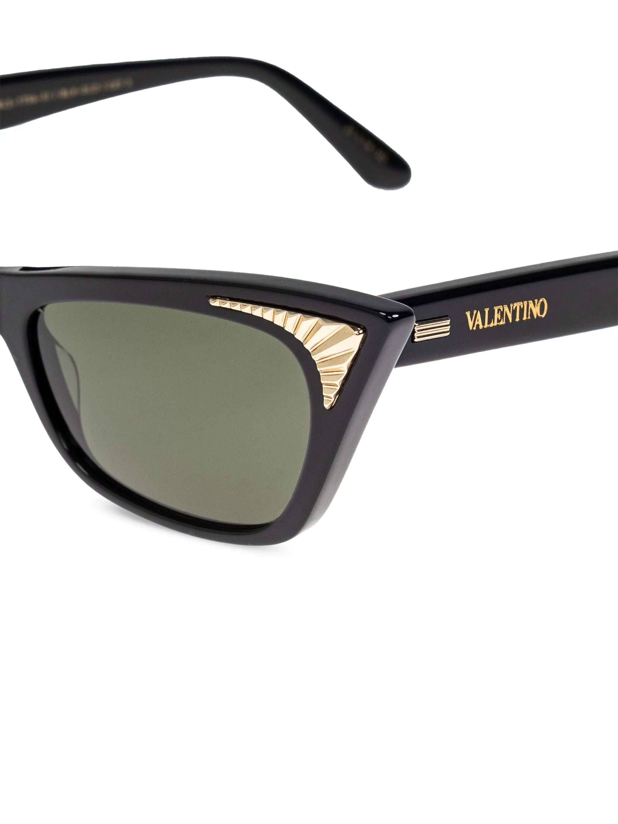 cat eye-frame sunglasses