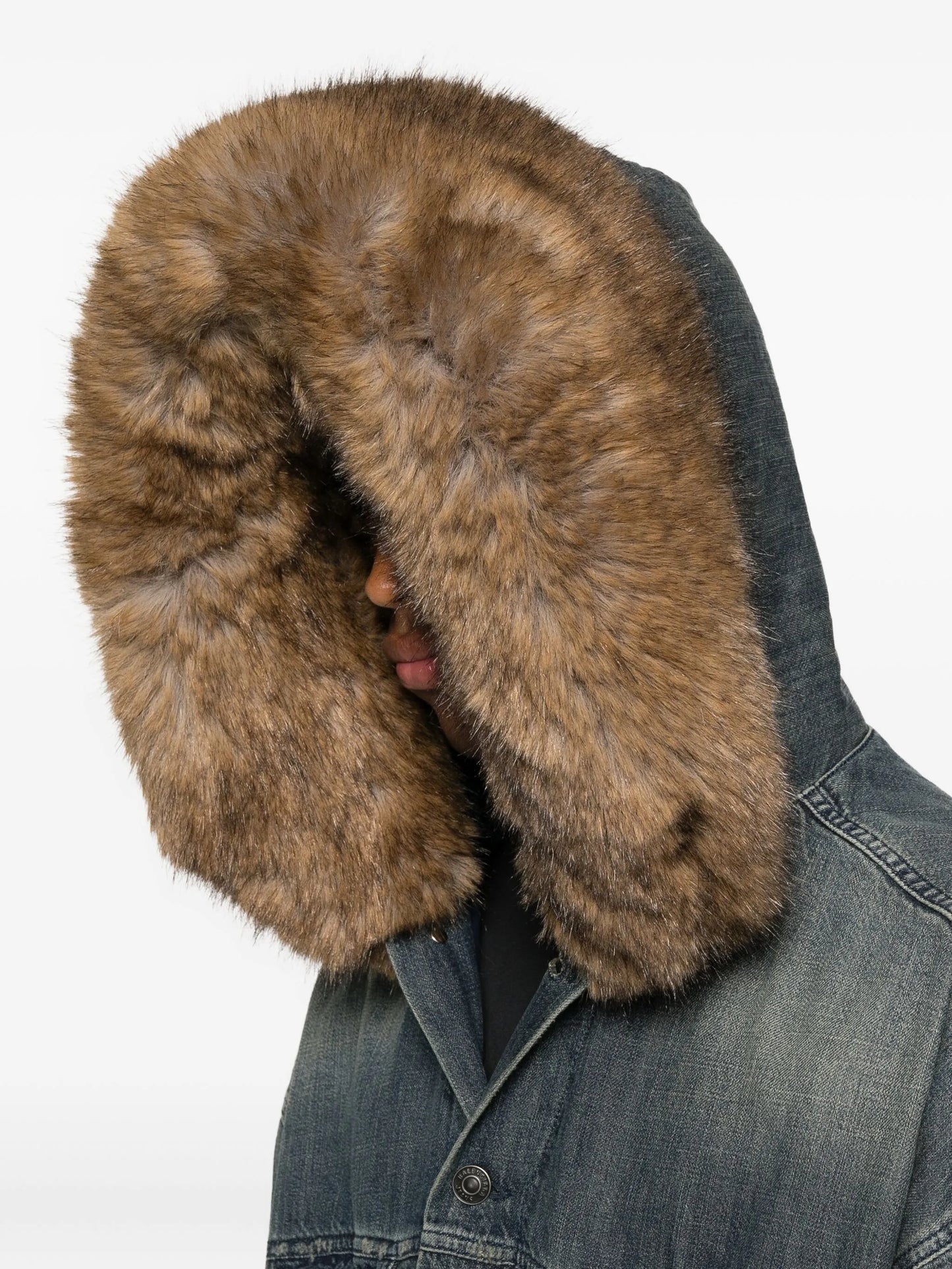 faux fur-collar denim jacket