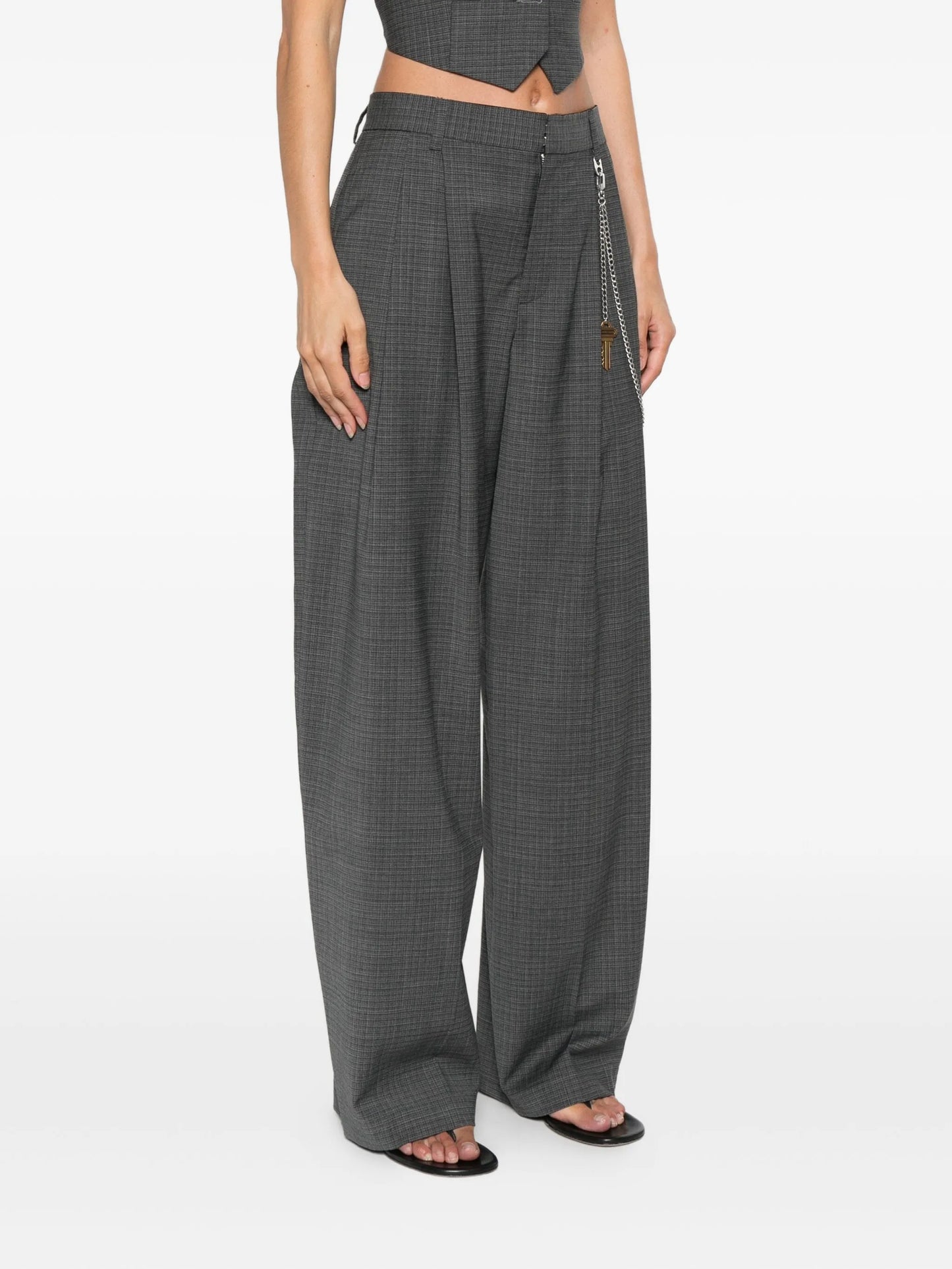 pleated key-chain trousers