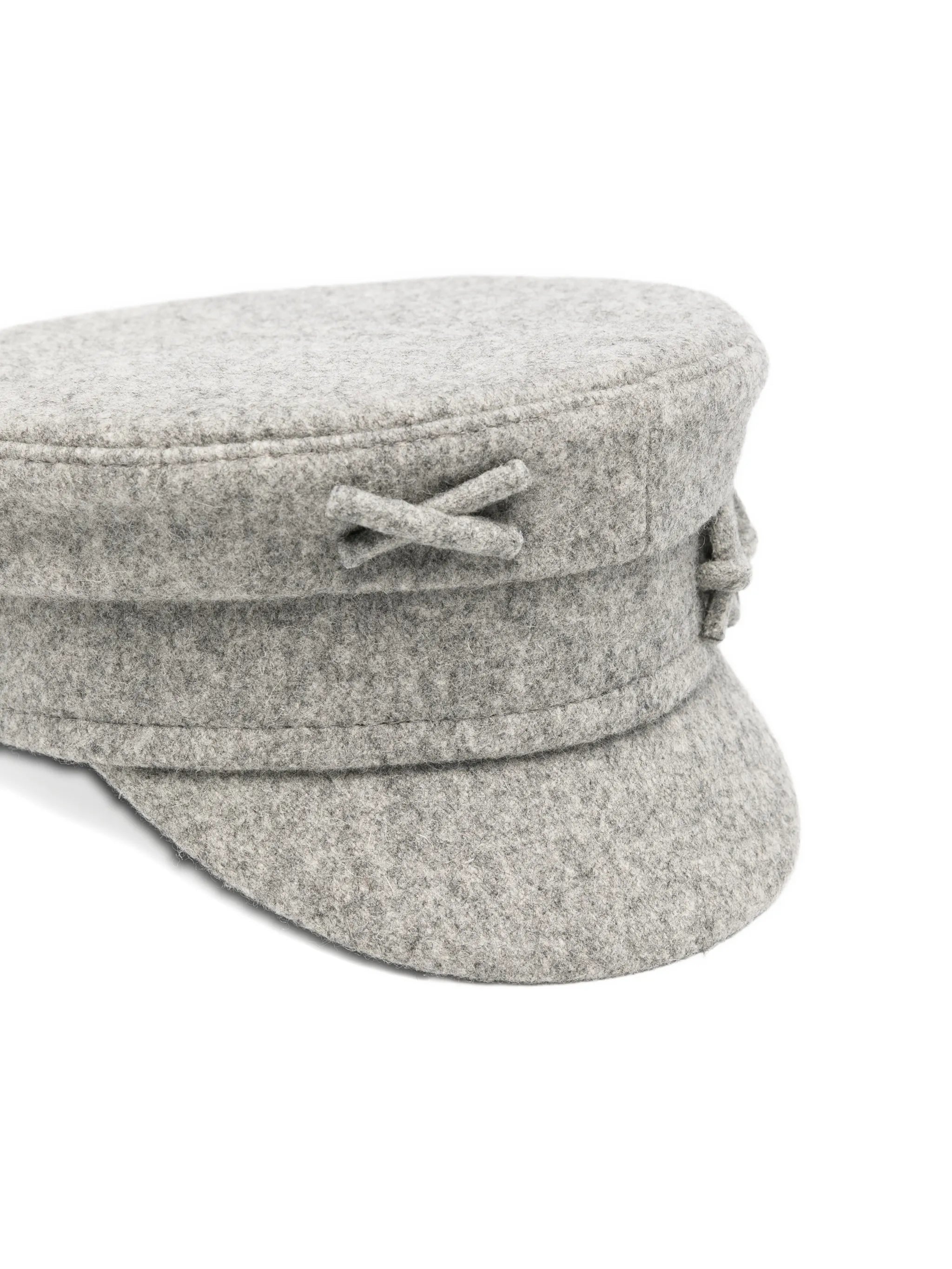 logo-detail hat
