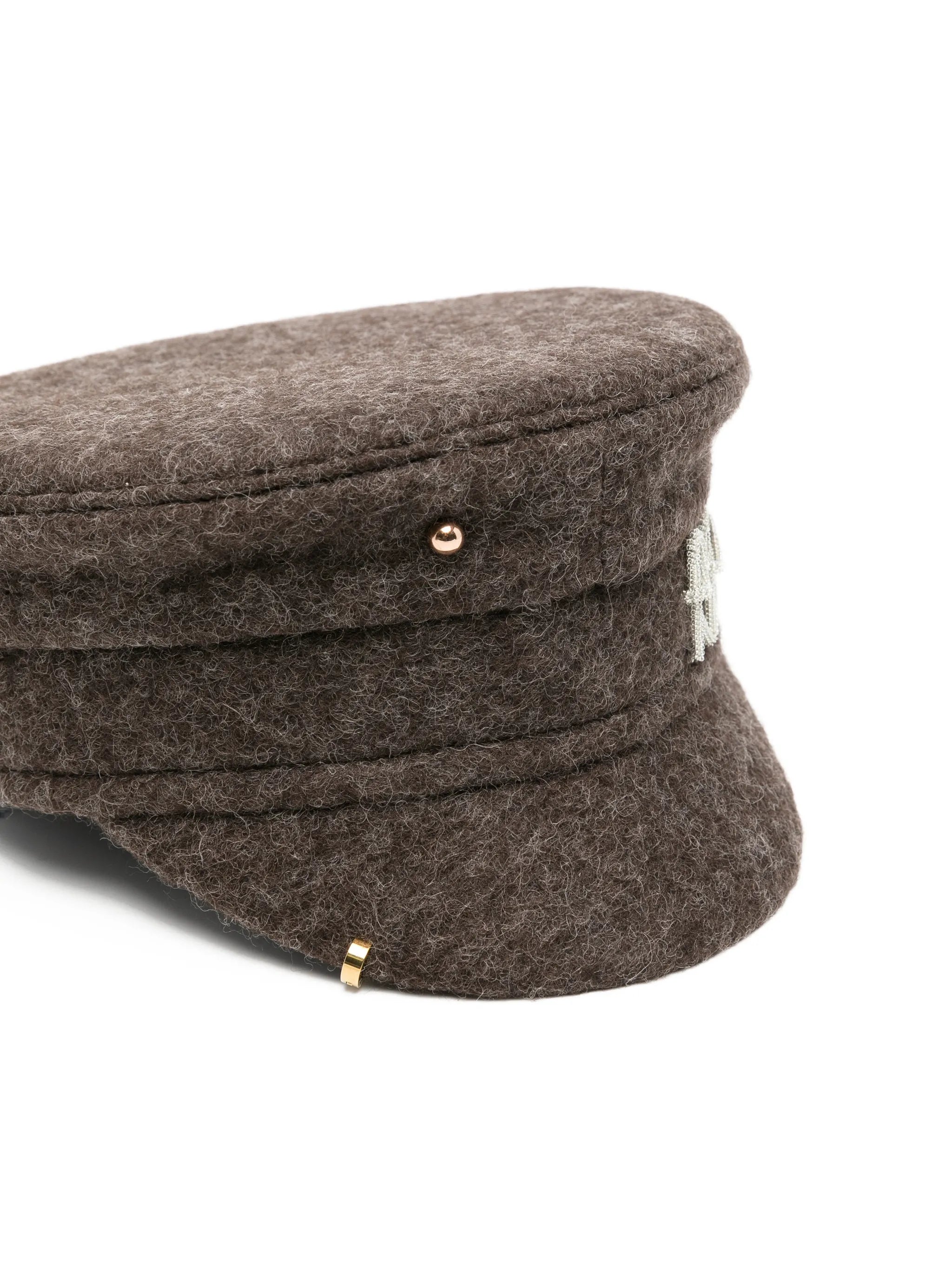 logo-detail hat