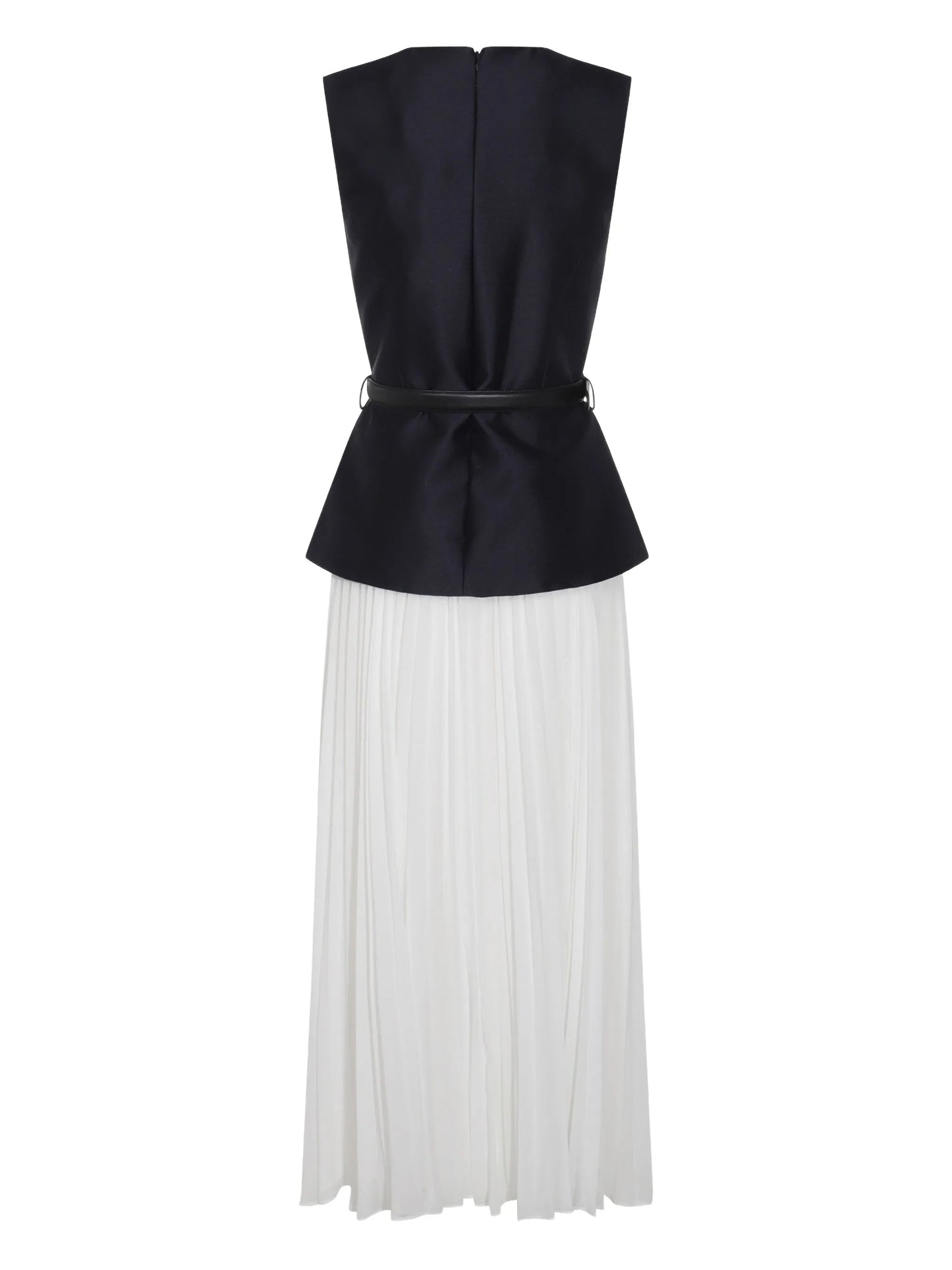 sleeveless dress