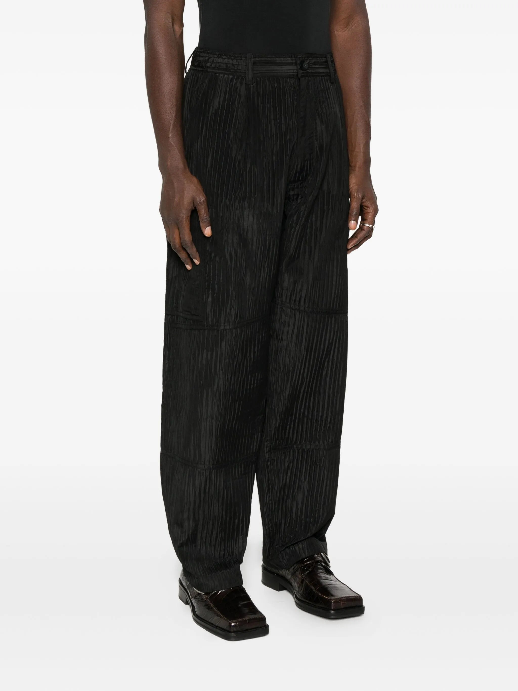 pleat-texture cargo pants