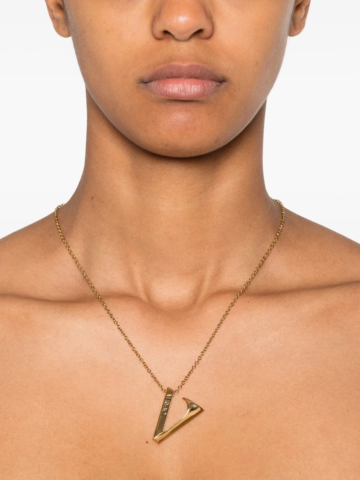 V-pendant necklace