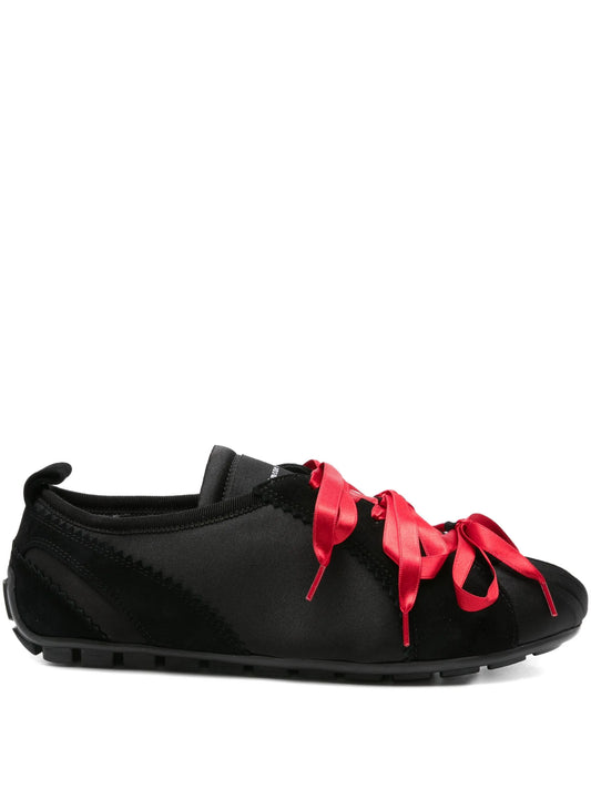 Ballerina Grip satin ribbon sneakers