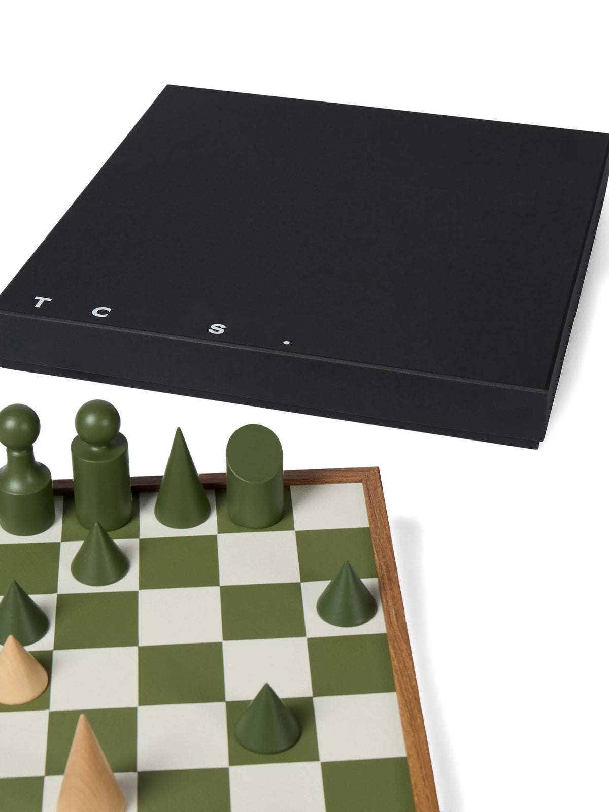 Milos chess set olivine