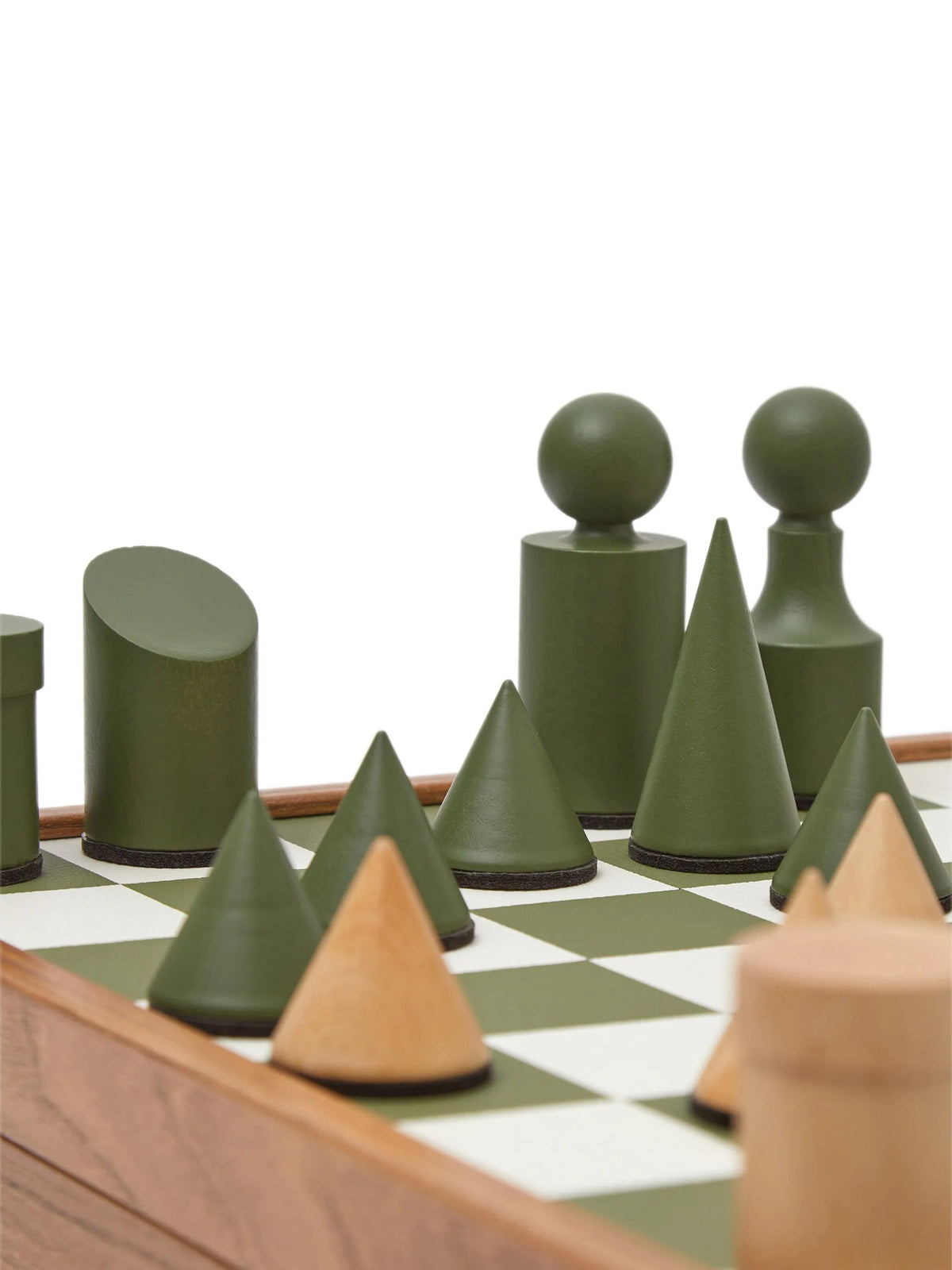 Milos chess set olivine