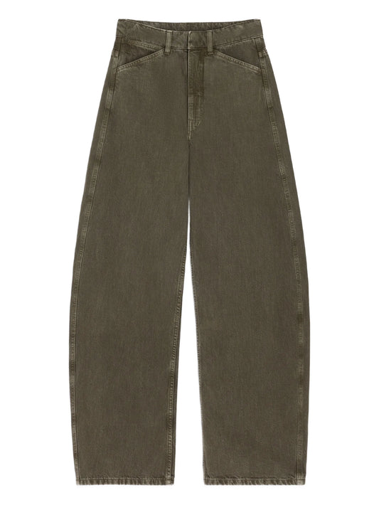 curved jeans