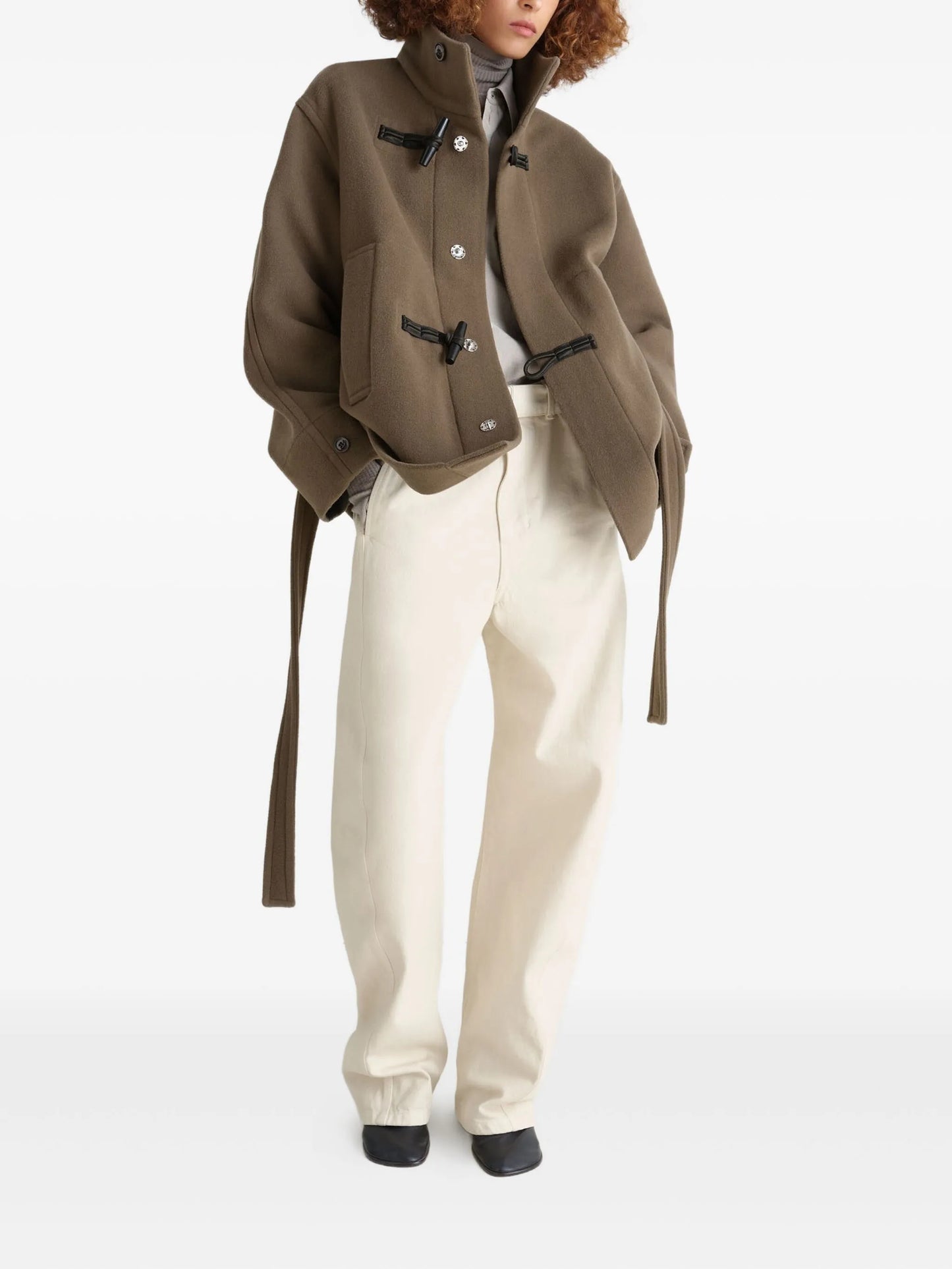 toggle-fastening belted duffle coat