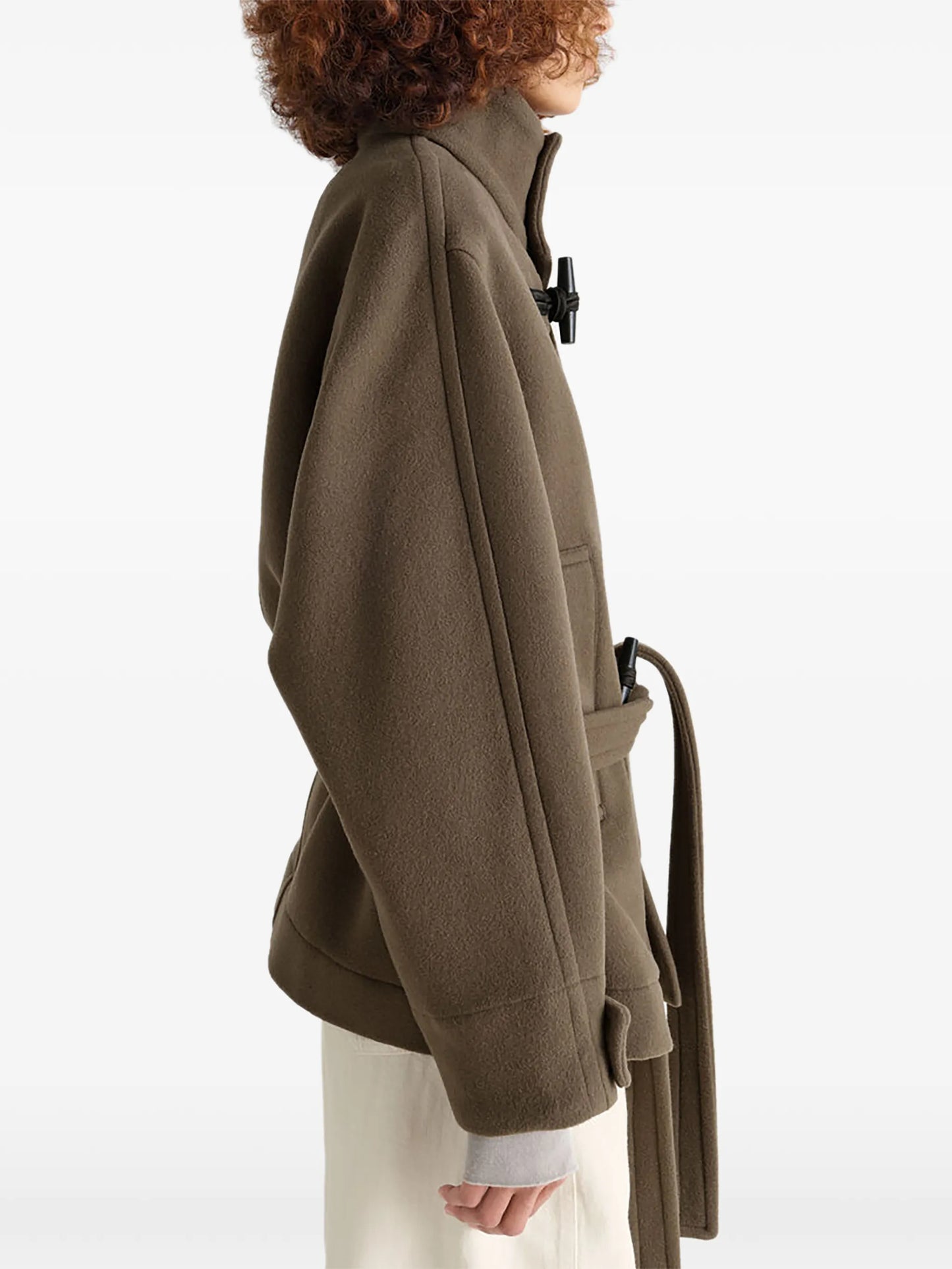 toggle-fastening belted duffle coat