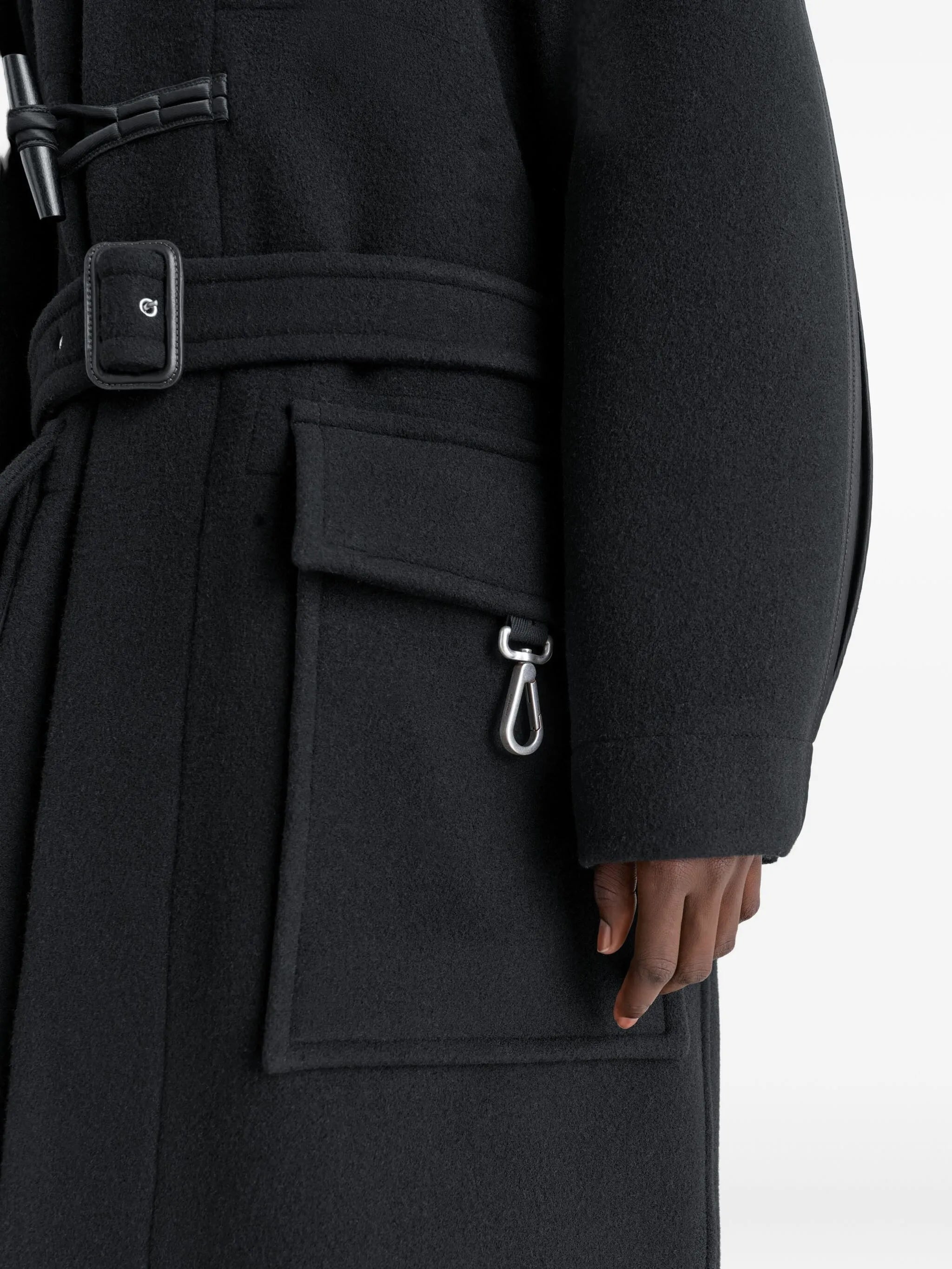 belted toggle-fastening coat