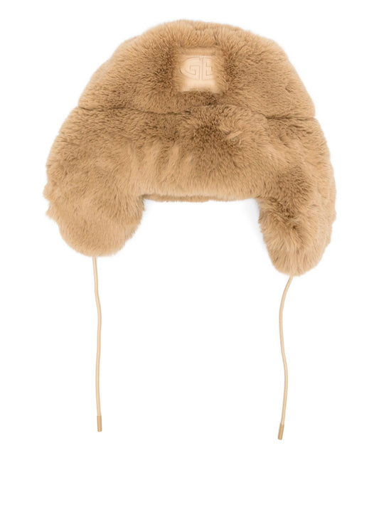 Cher hat