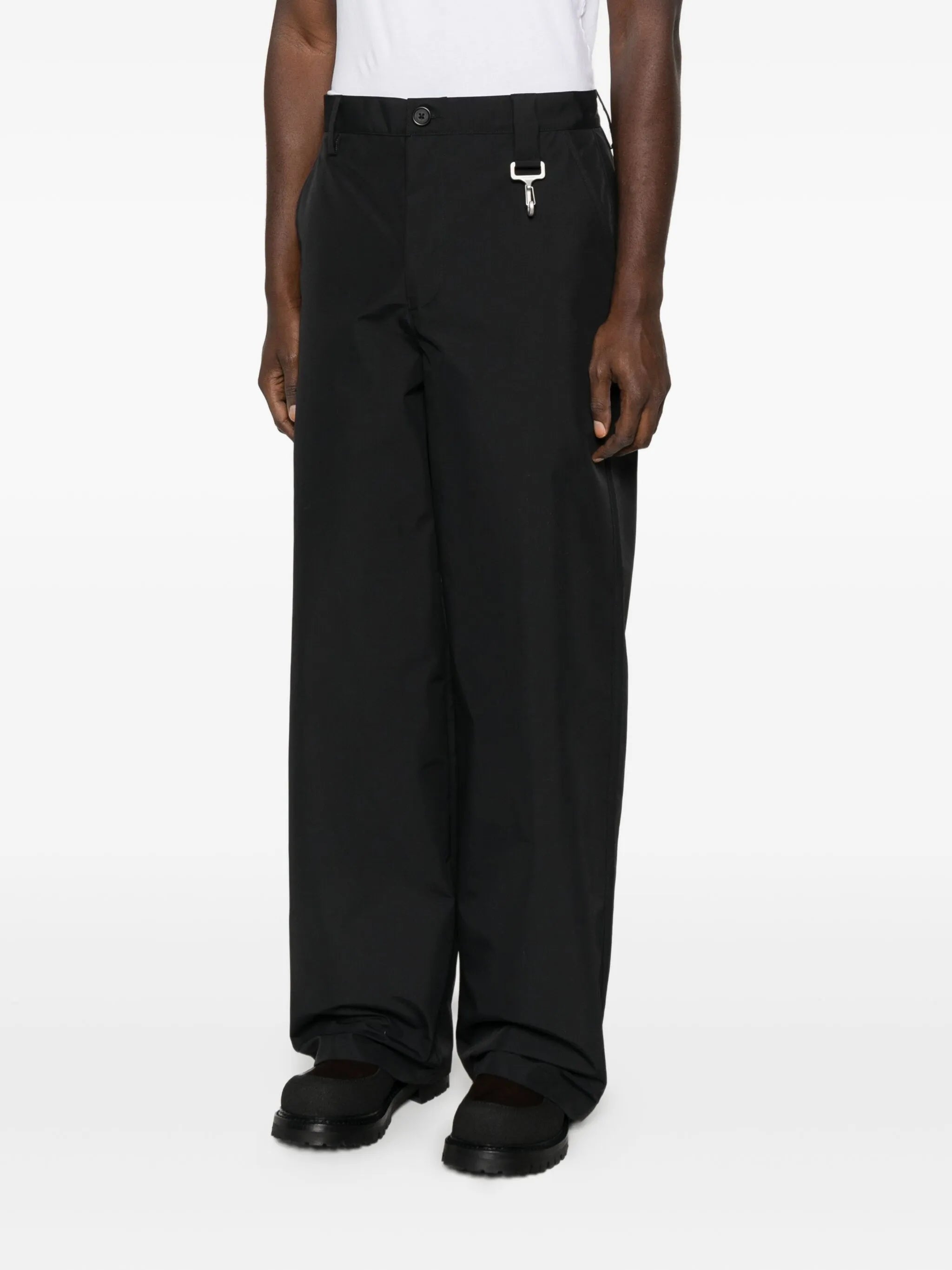 clasp-detail straight-leg trousers