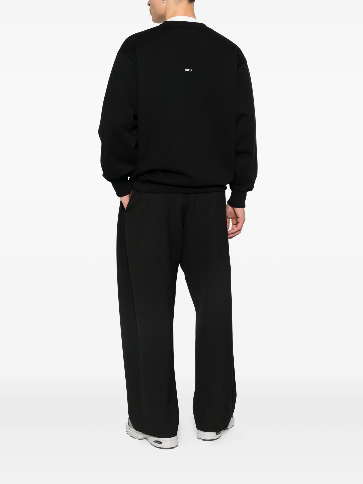 logo-patch crew-neck sweatshirt