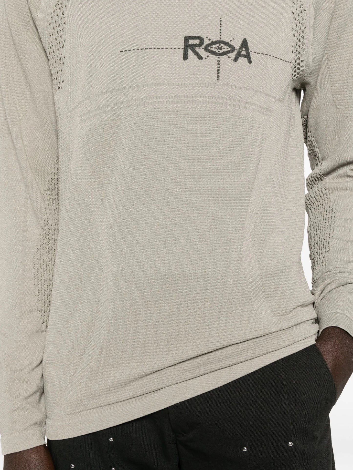 seamless long-sleeve T-shirt