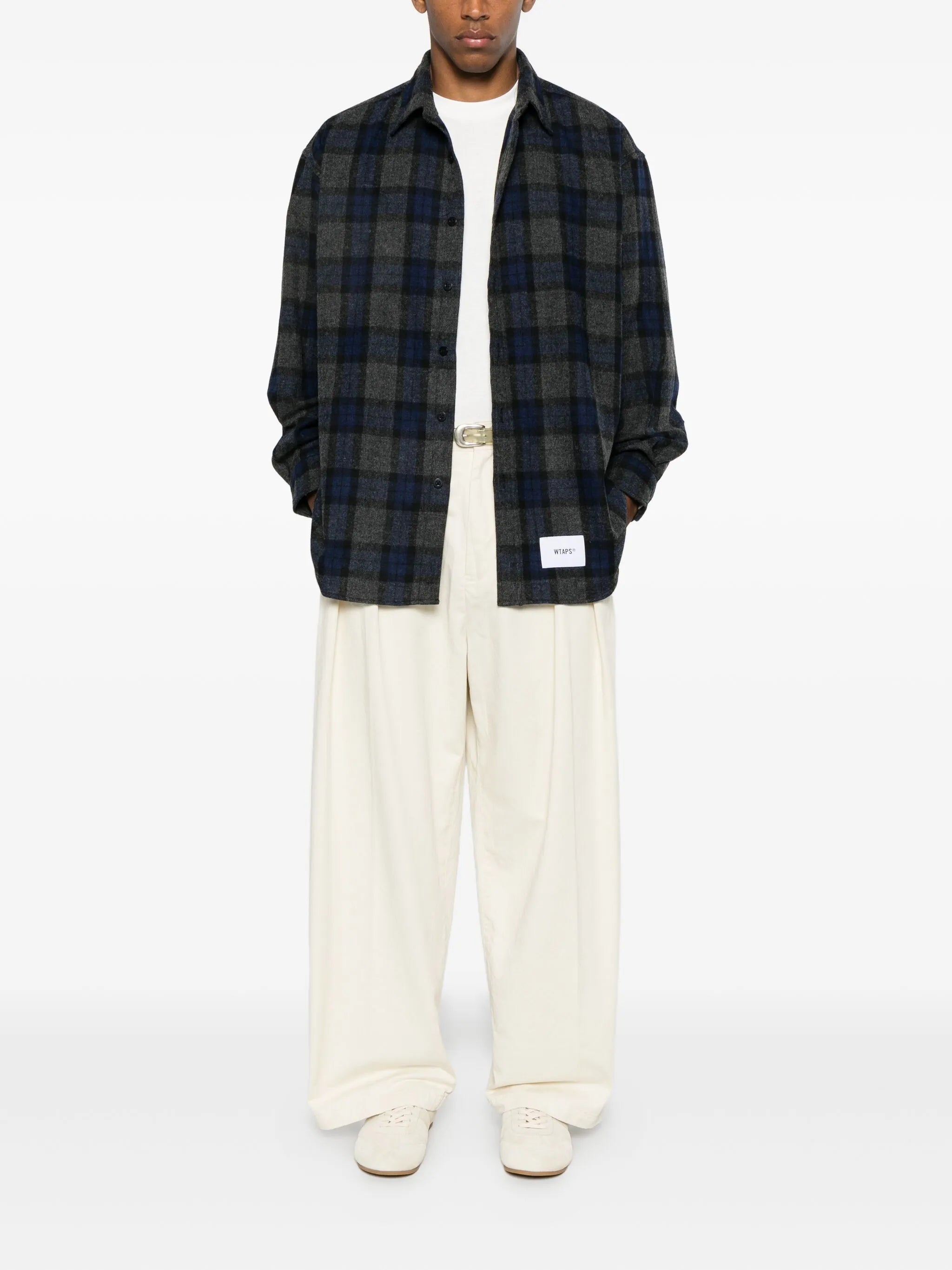 flannel buttoned shirt