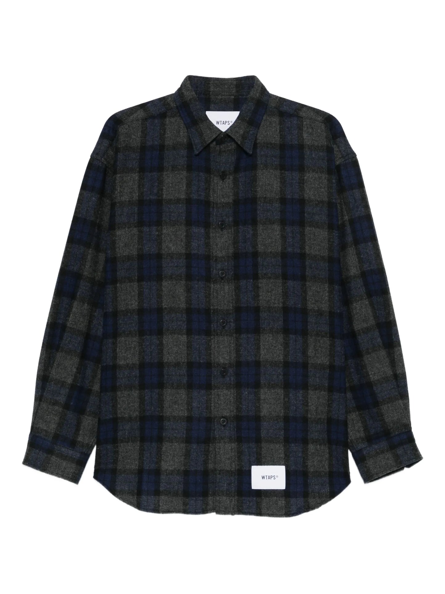 flannel buttoned shirt