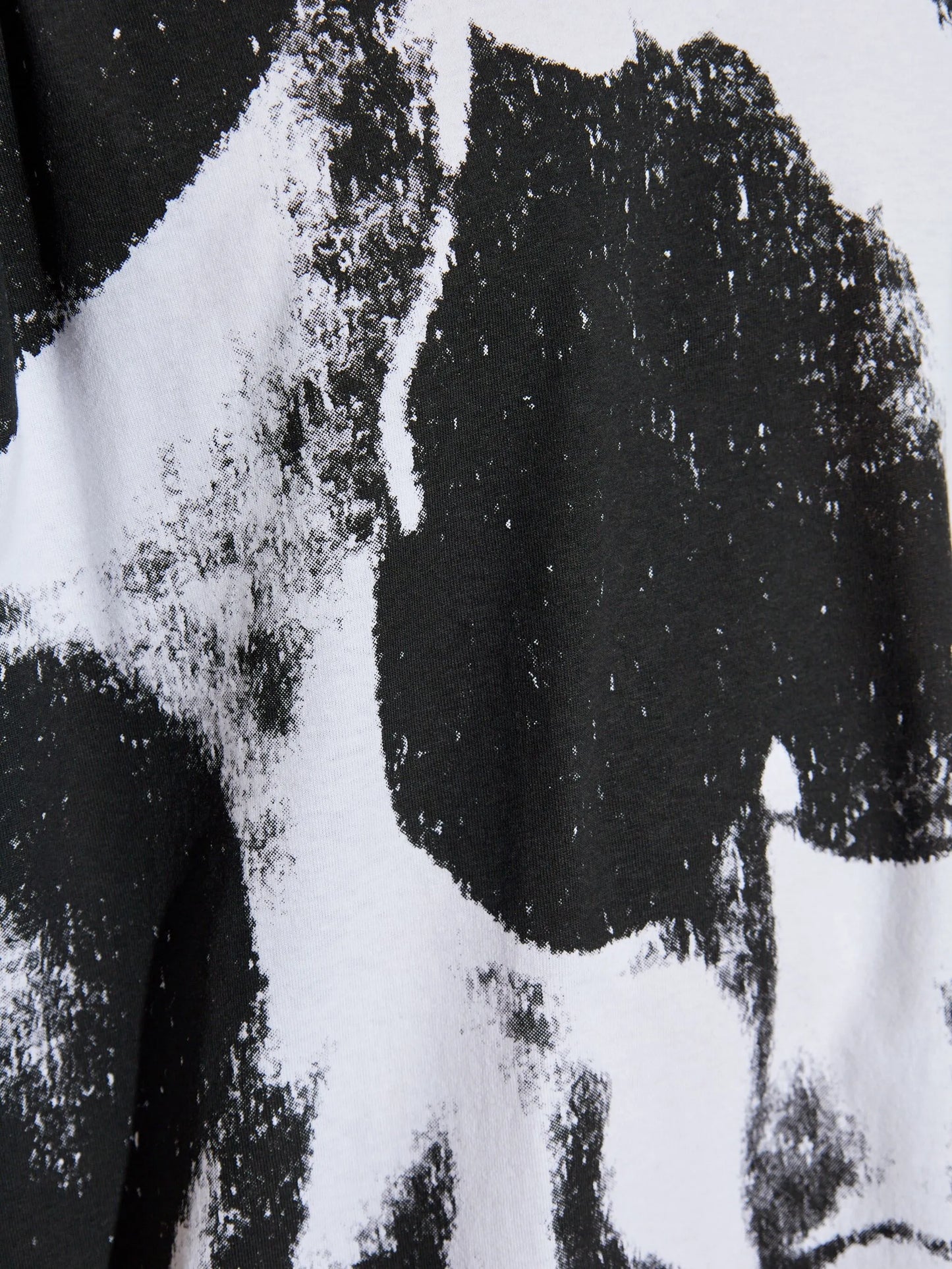 skull-print T-shirt
