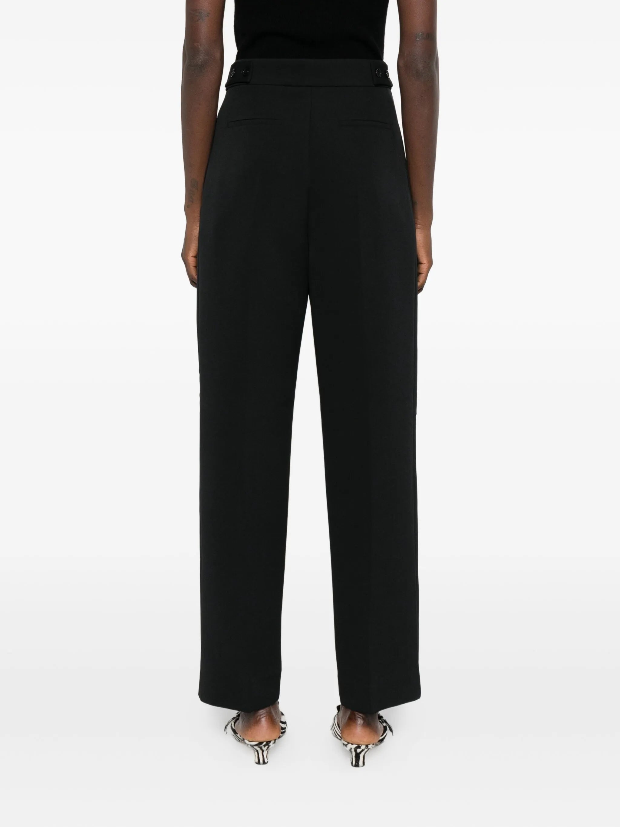 pleated buttoned trousers