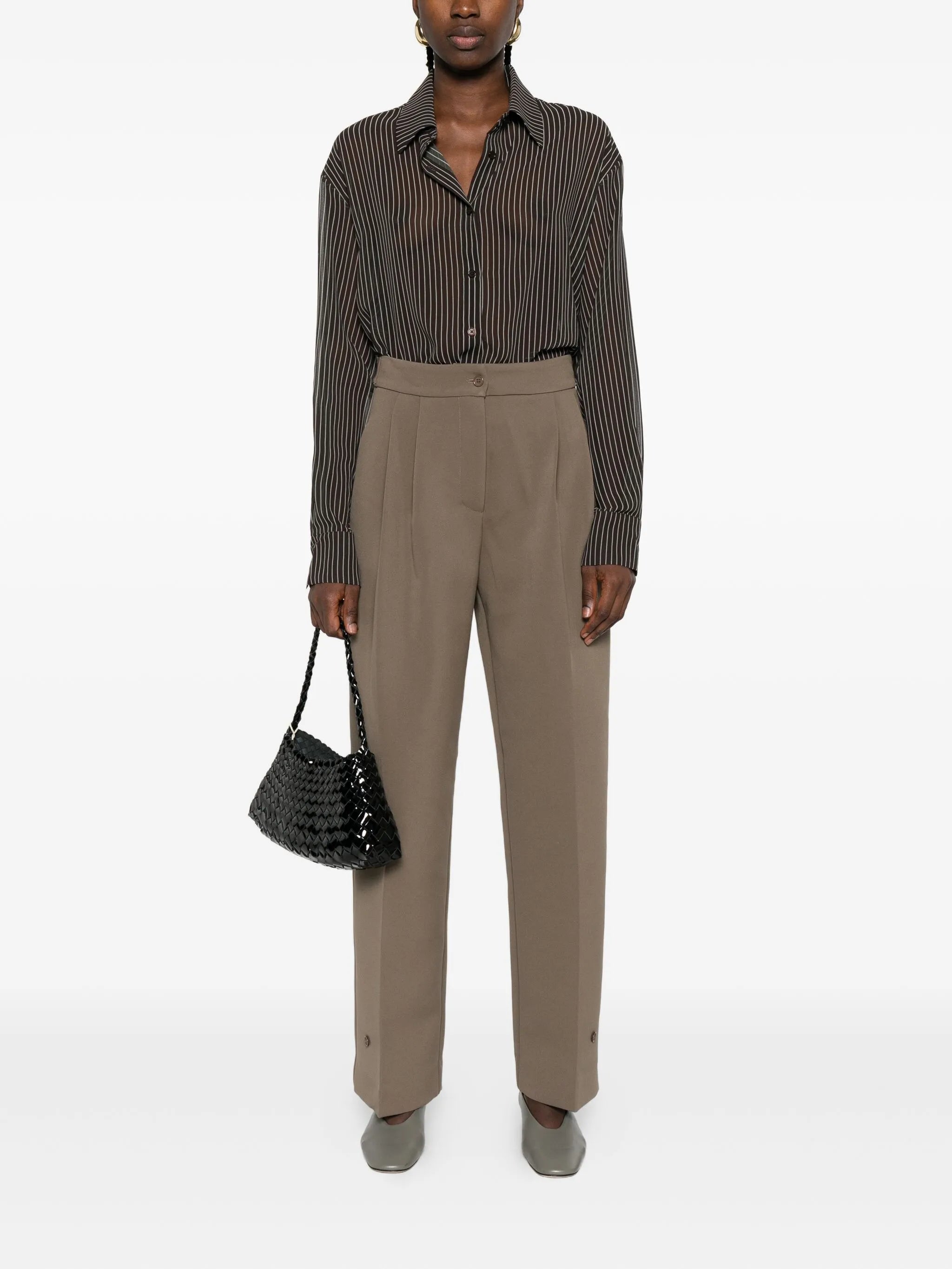 striped button-fastening shirt