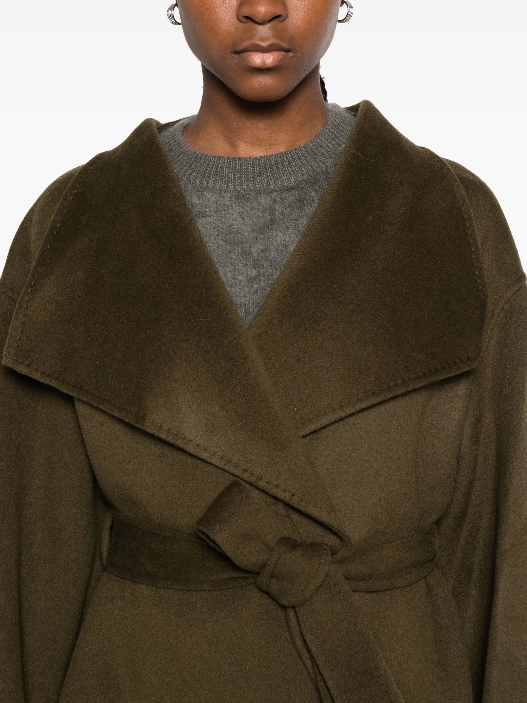 Long coat w wide lapels belted