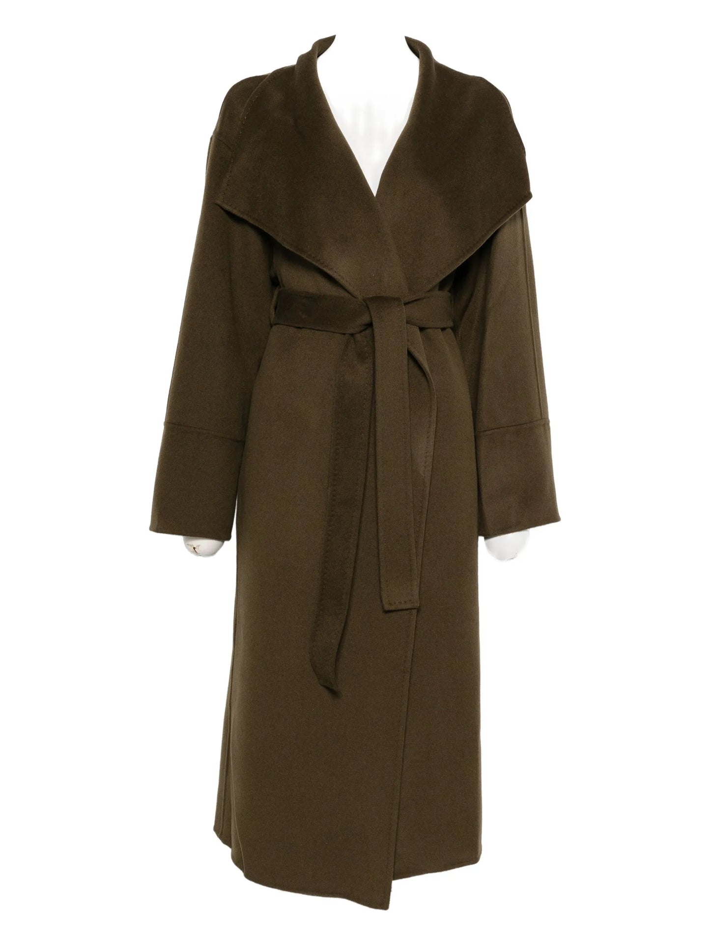 Long coat w wide lapels belted