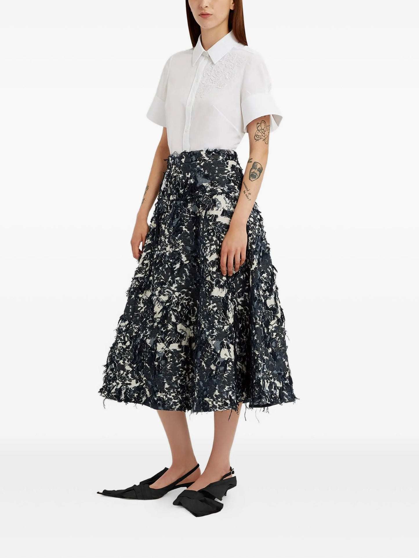 short-sleeved shirt
