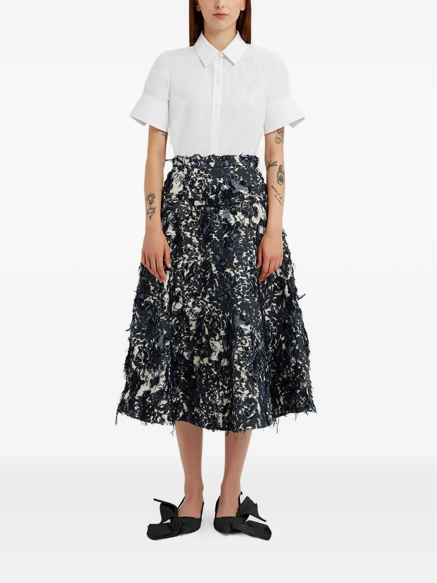 short-sleeved shirt