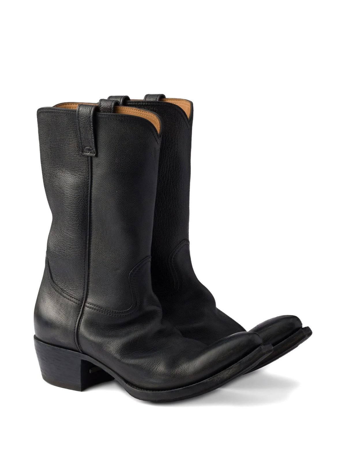 pointed-toe boots