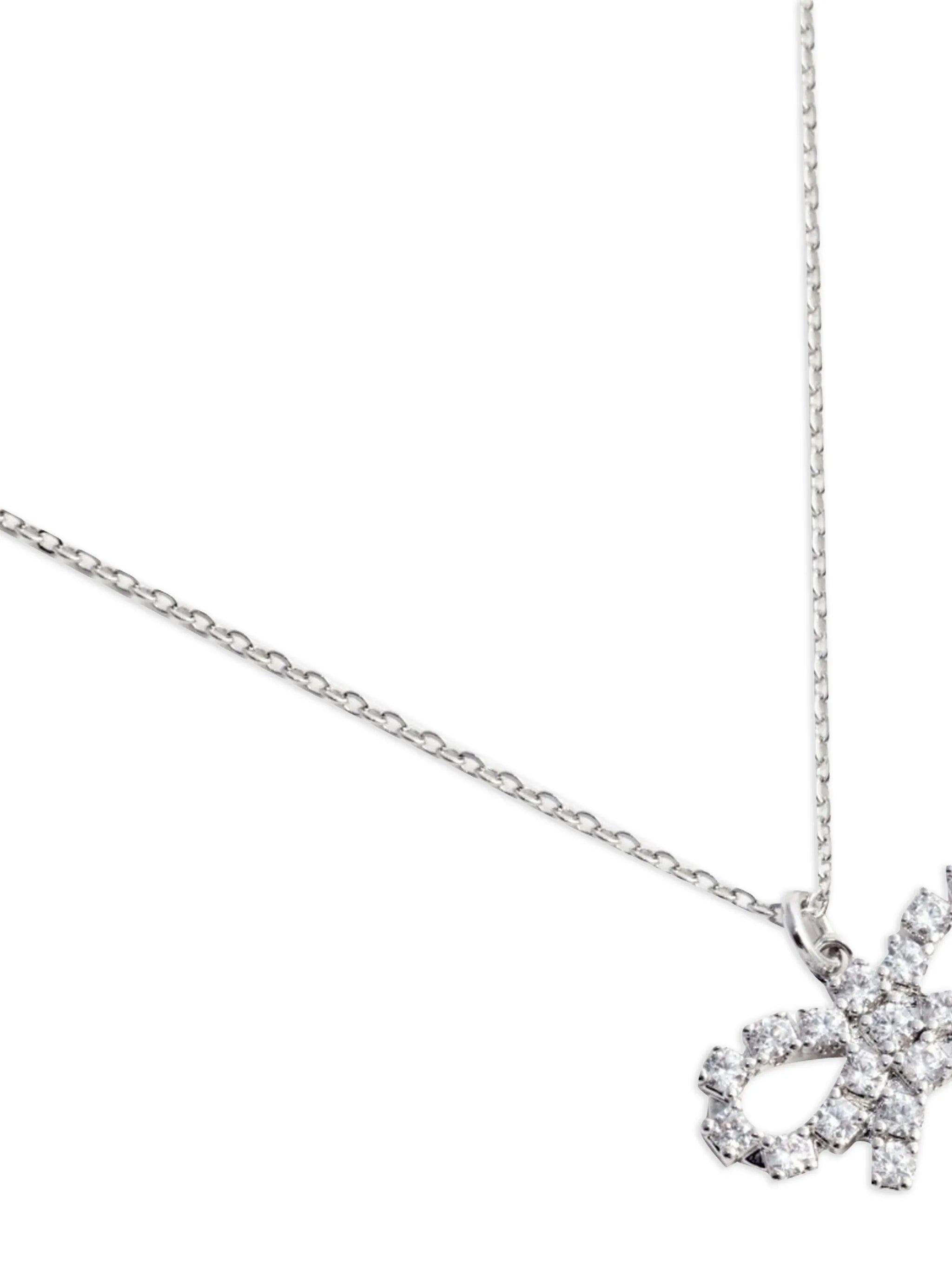 statement-pendant necklace