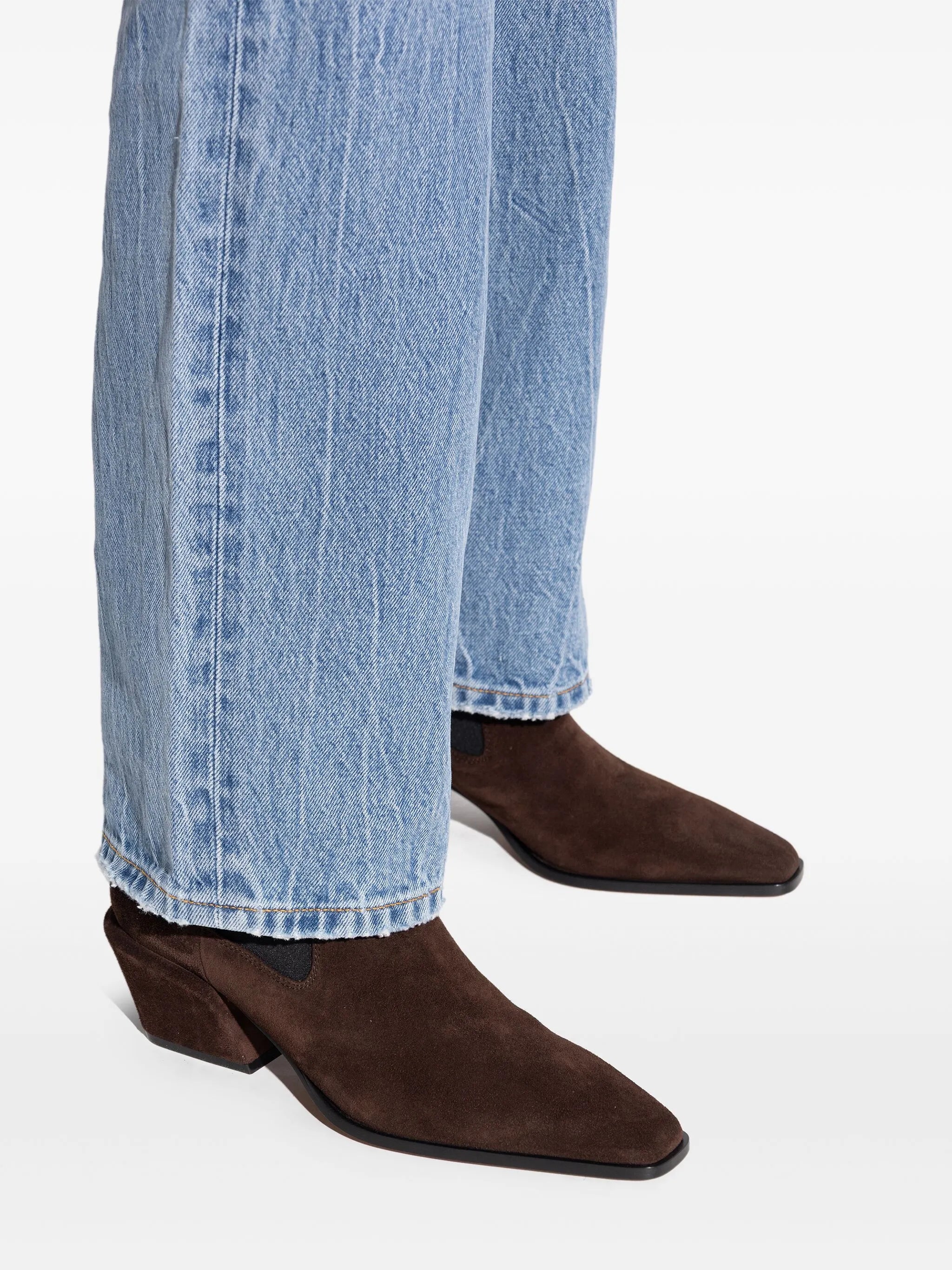 pointed-toe block-heel boots