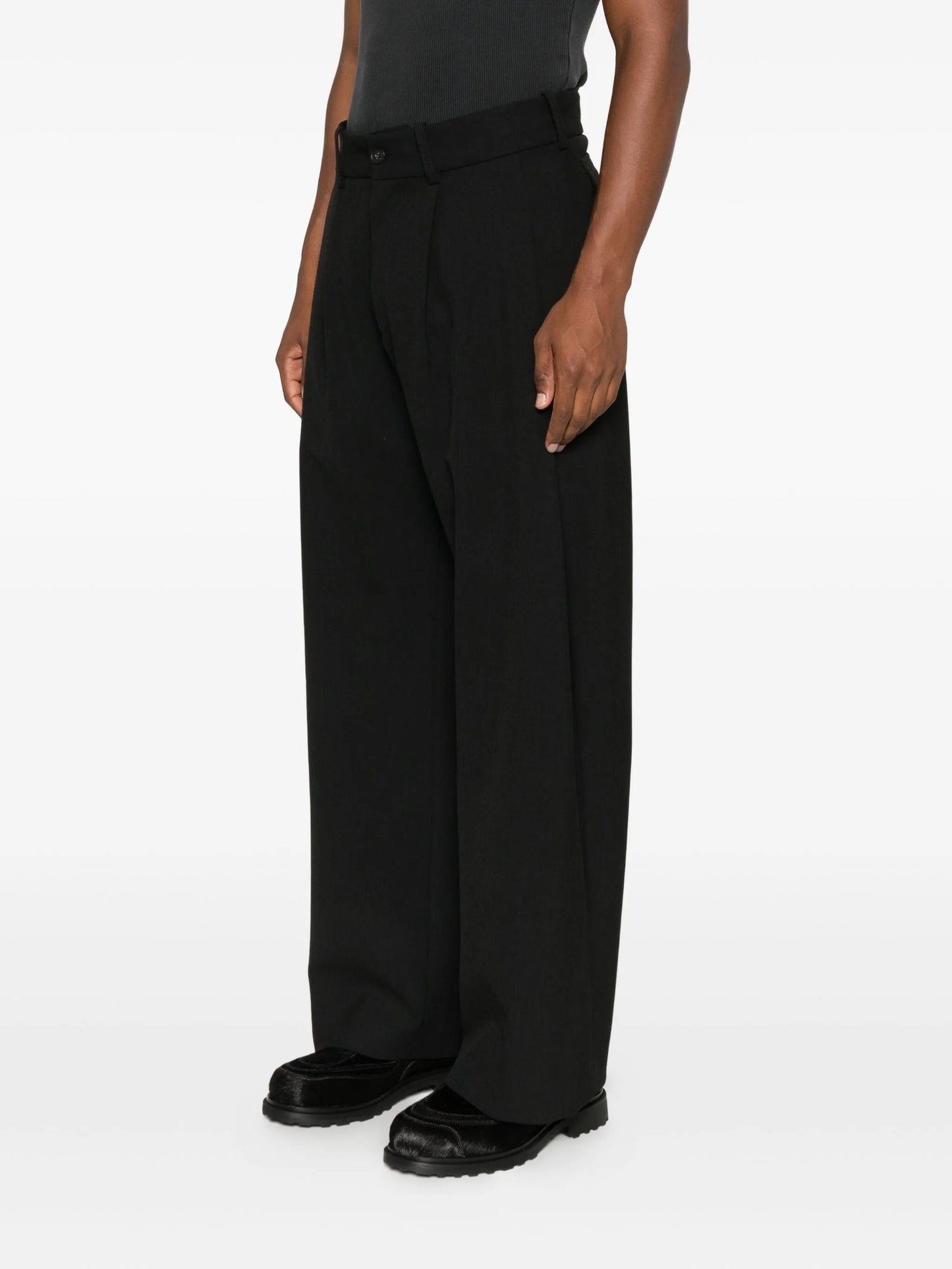 Uvas pleated-front trousers
