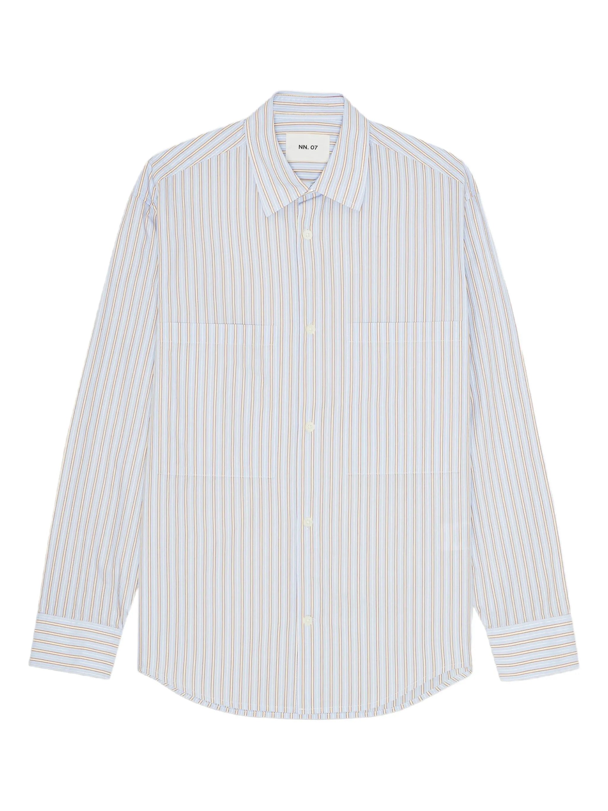 A light, smooth shirt in cotton, woven in a yarn dyed stripe.