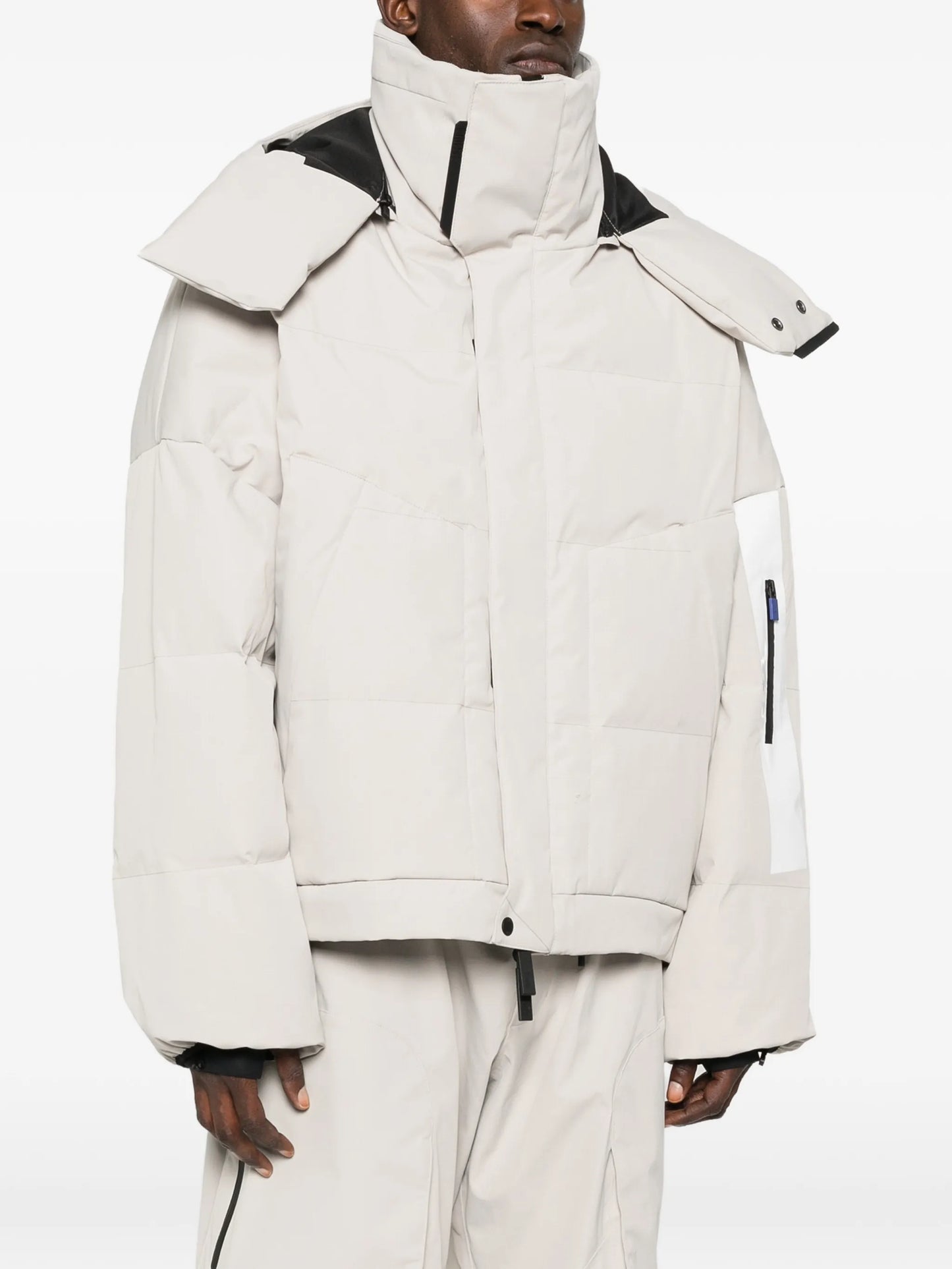 hooded zip-fastening ski jacket