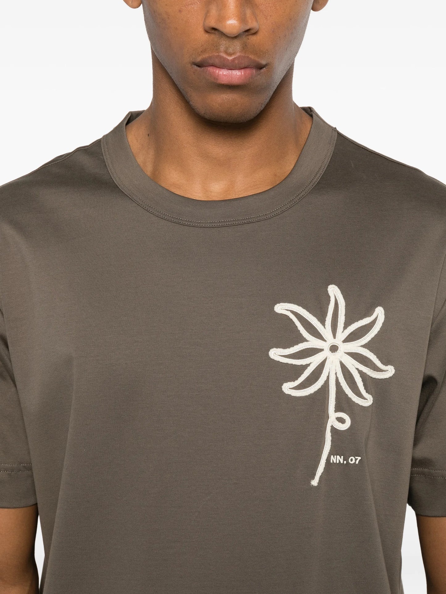 floral-motif T-shirt