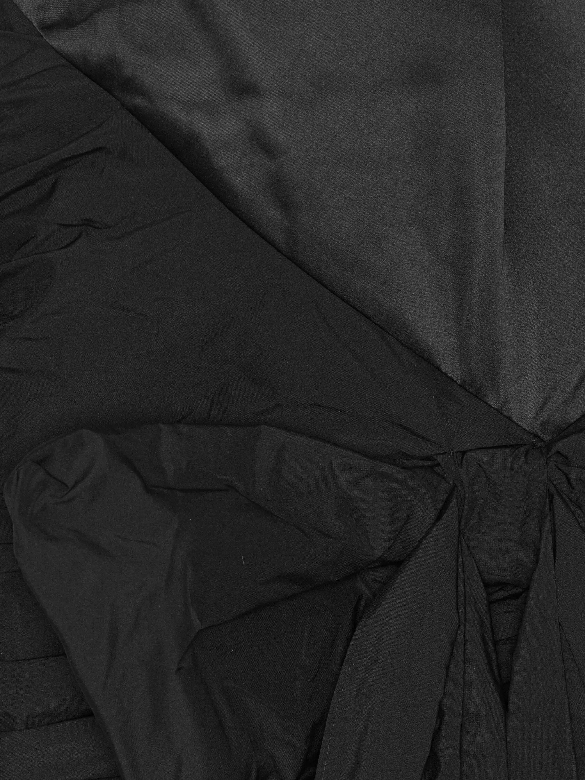 halter-neck bow-detail dress